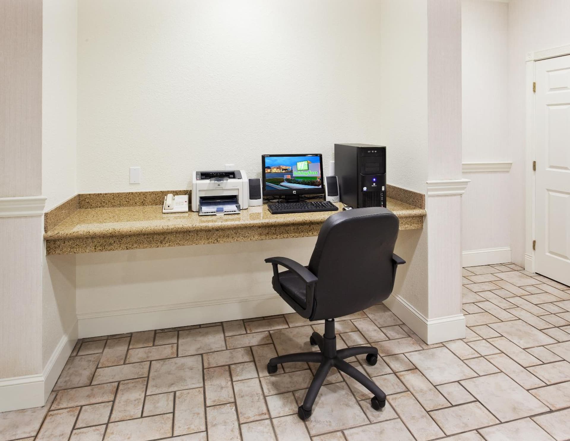 Holiday Inn Redding by IHG property views in Redding, CA — gallery photo 3