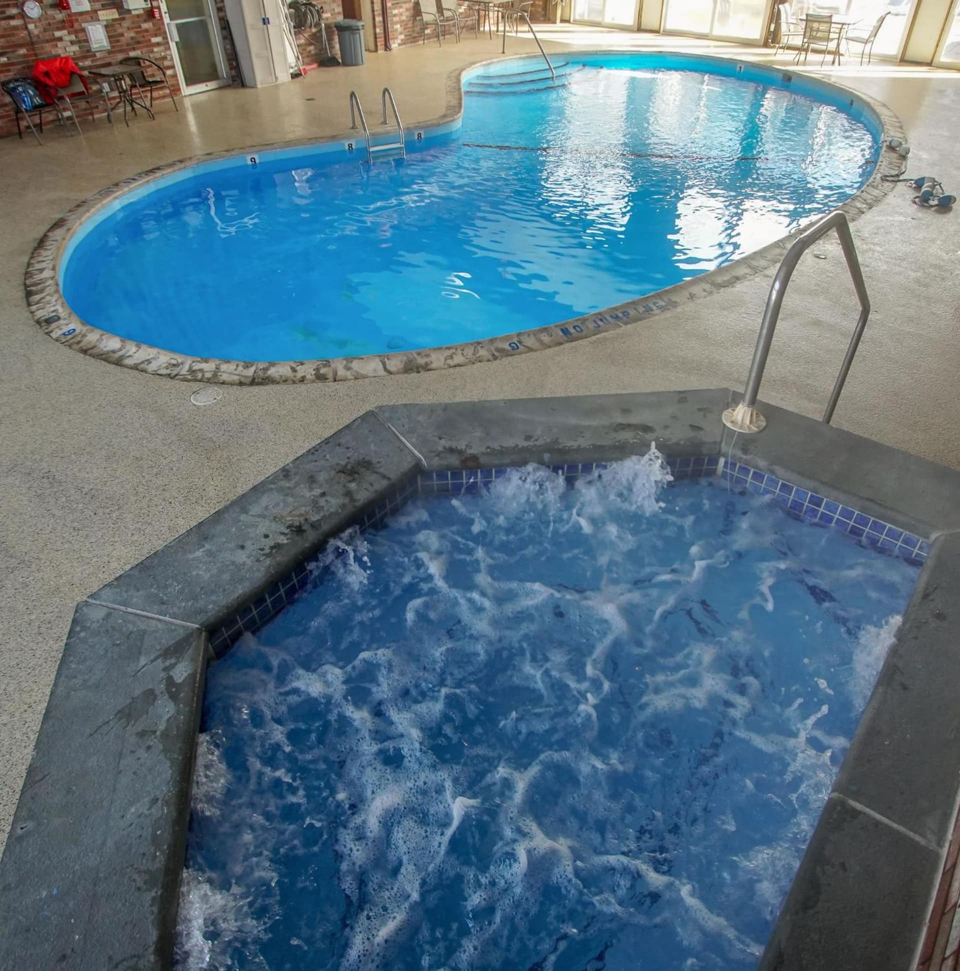 Courtyard Resort interior in Hyannis — gallery photo 2