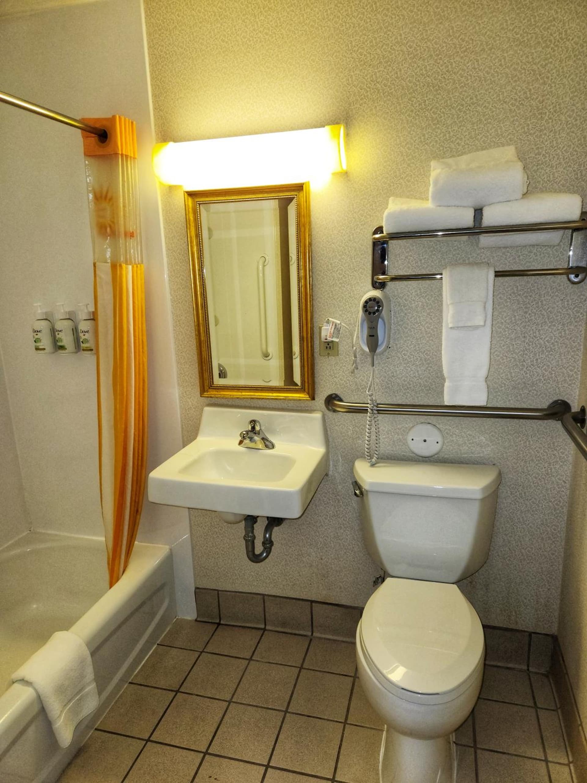 La Quinta by Wyndham Appleton College Avenue gallery photo in Appleton, WI — image 34