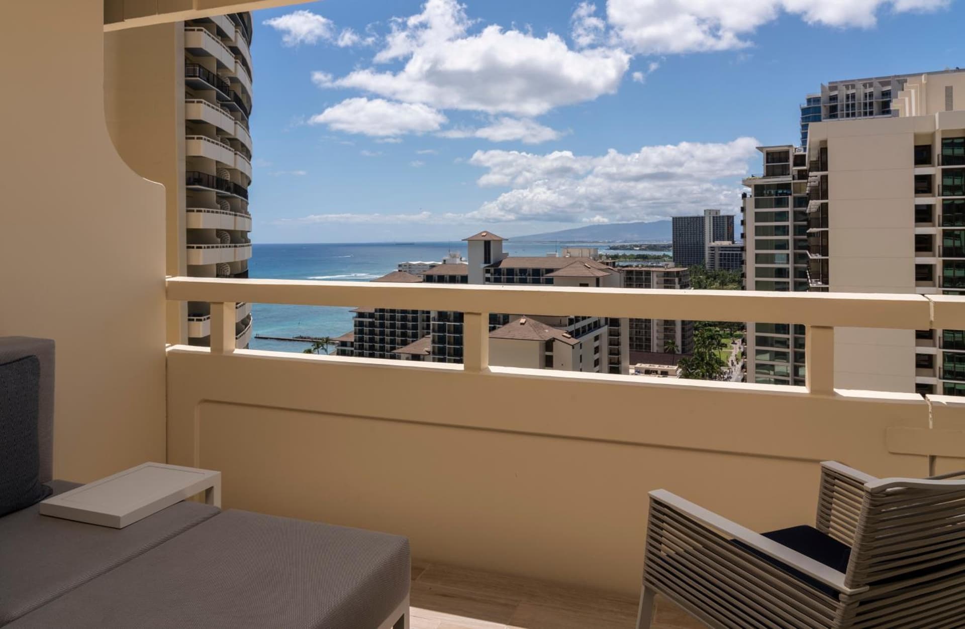Sheraton Waikiki Beach Resort property views in Honolulu, HI — gallery photo 3