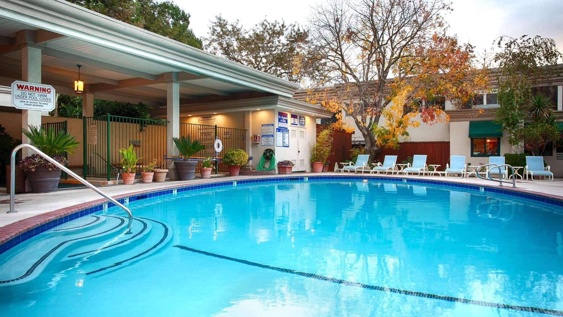 Best Western Plus Black Oak property views in Paso Robles, CA — gallery photo 3