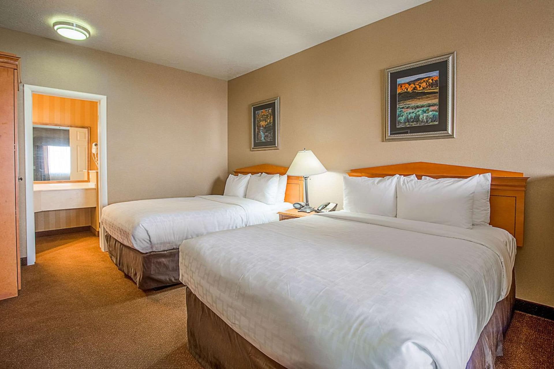 Clarion Suites St George - Convention Center Area gallery photo in St. George, UT — image 8