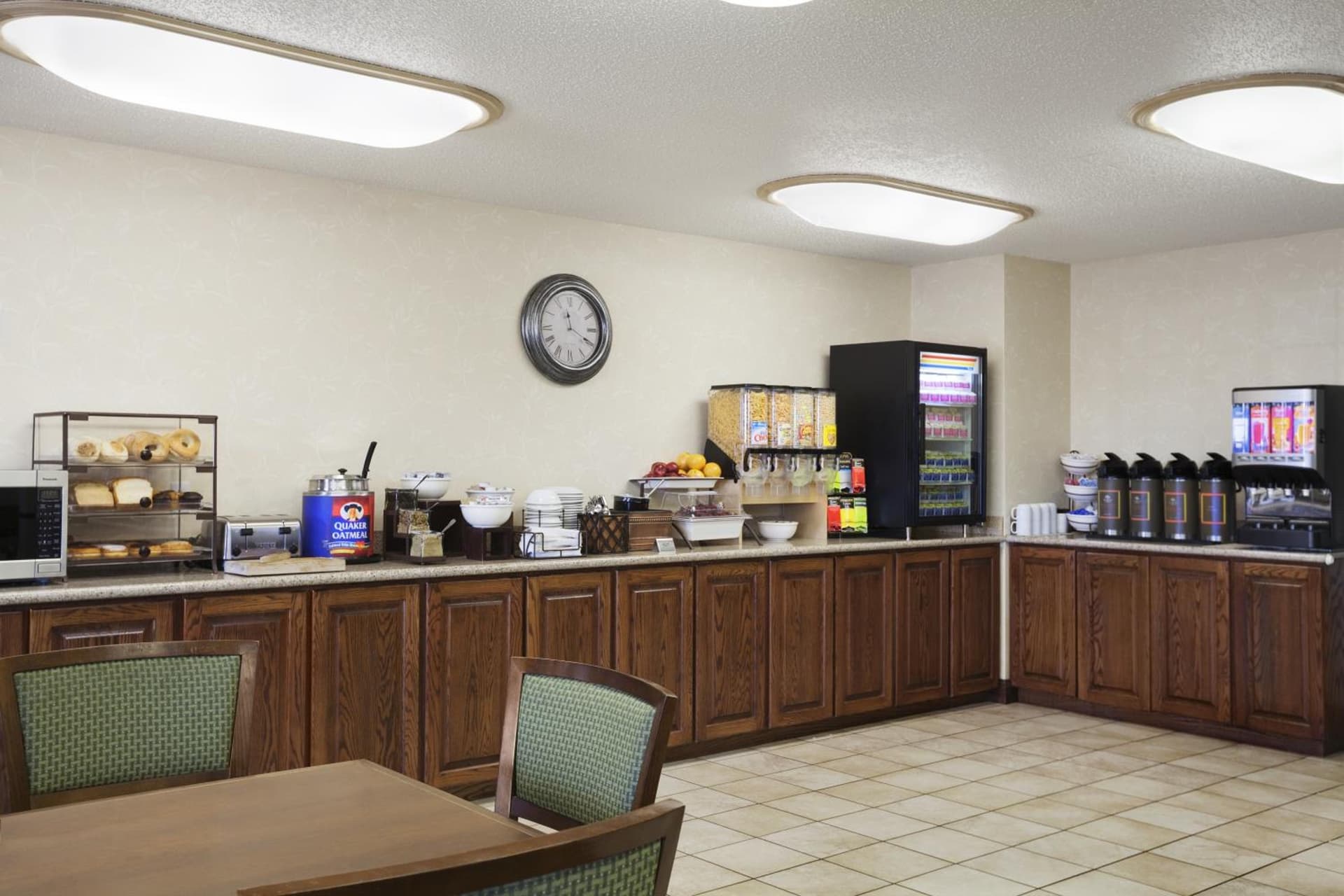 Country Inn & Suites by Radisson Bismarck Waterpark gallery photo in Bismarck, ND — image 32