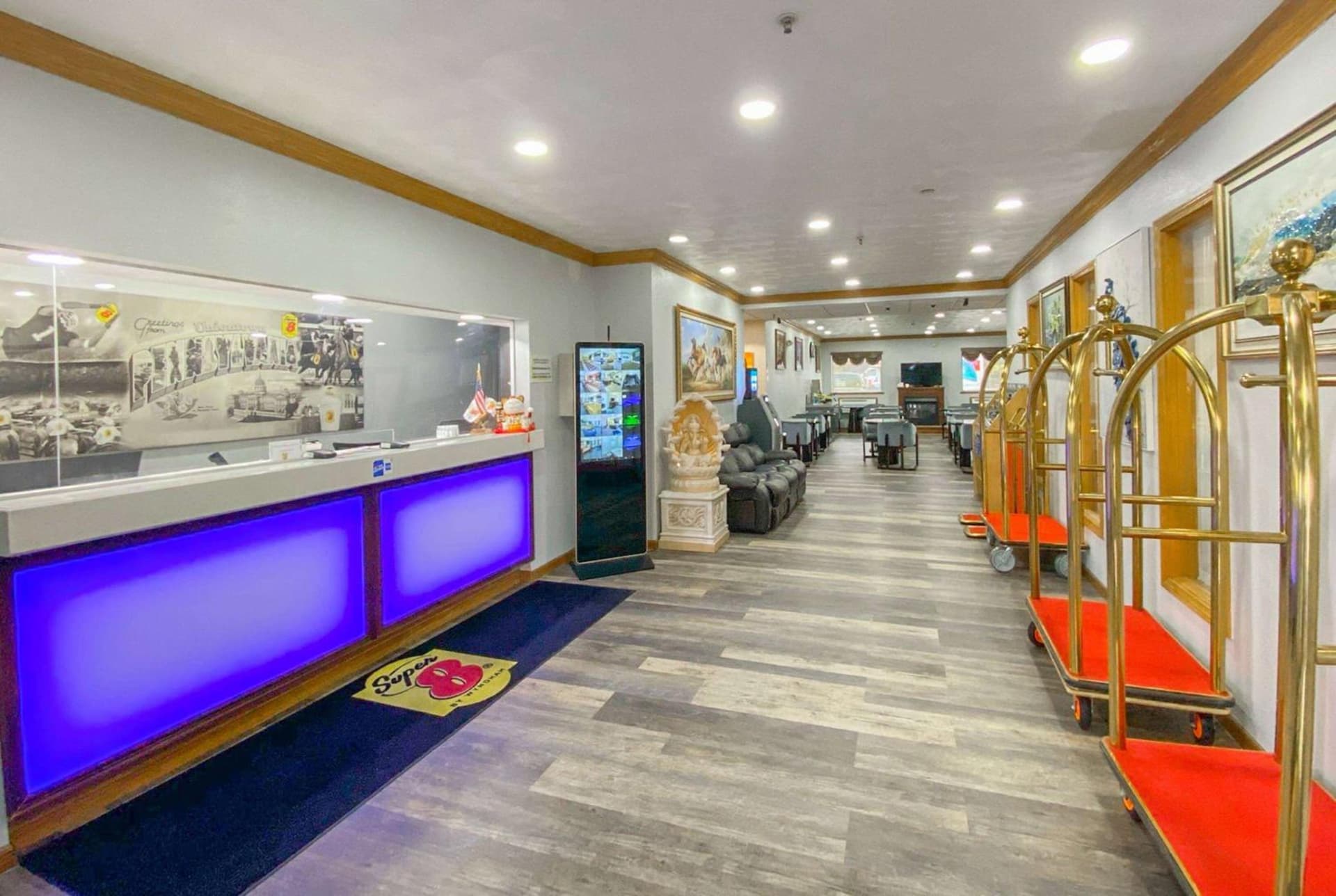 Super 8 by Wyndham Uniontown PA interior in Uniontown, PA — gallery photo 2