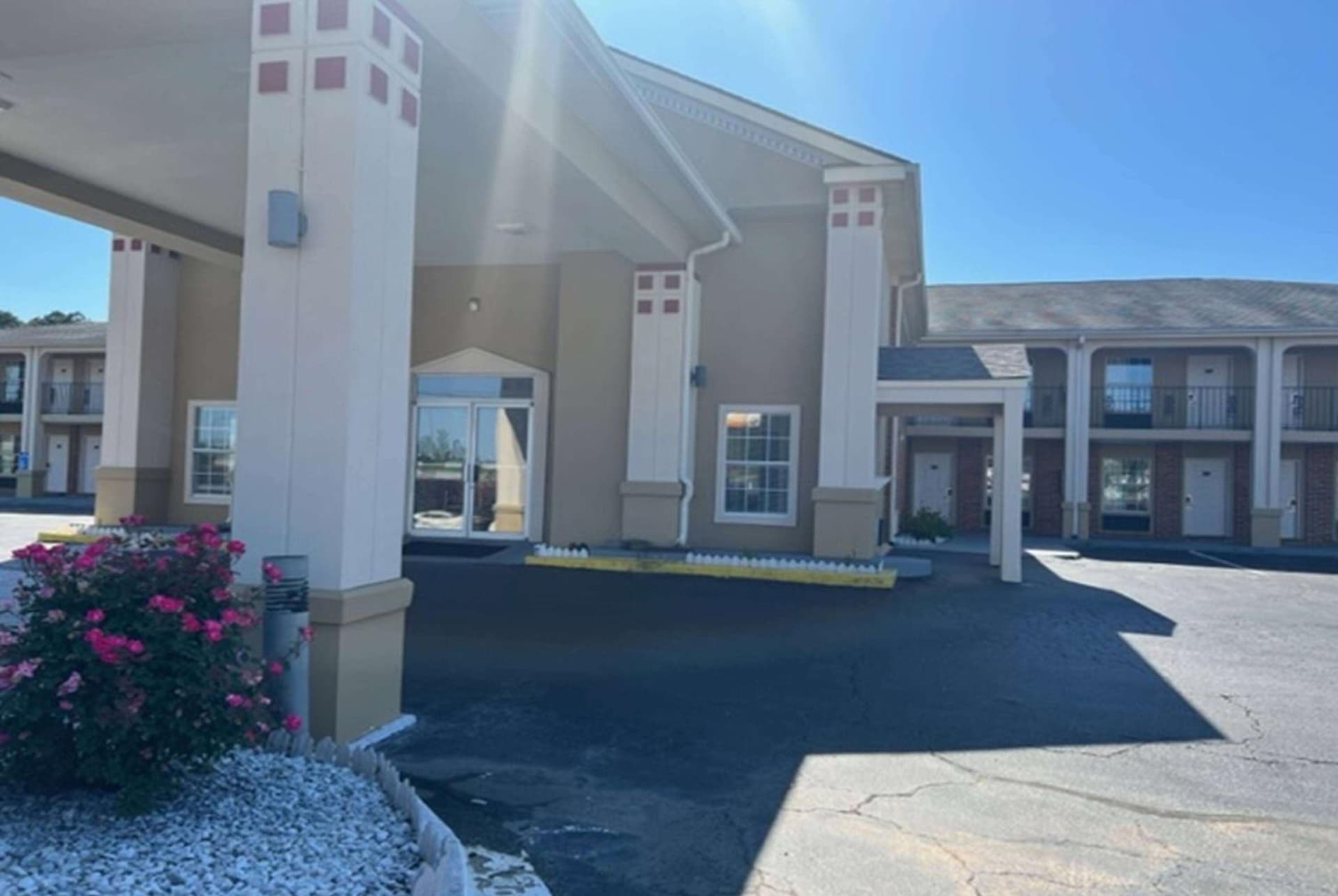 Super 8 by Wyndham Covington interior in Covington, GA — gallery photo 2
