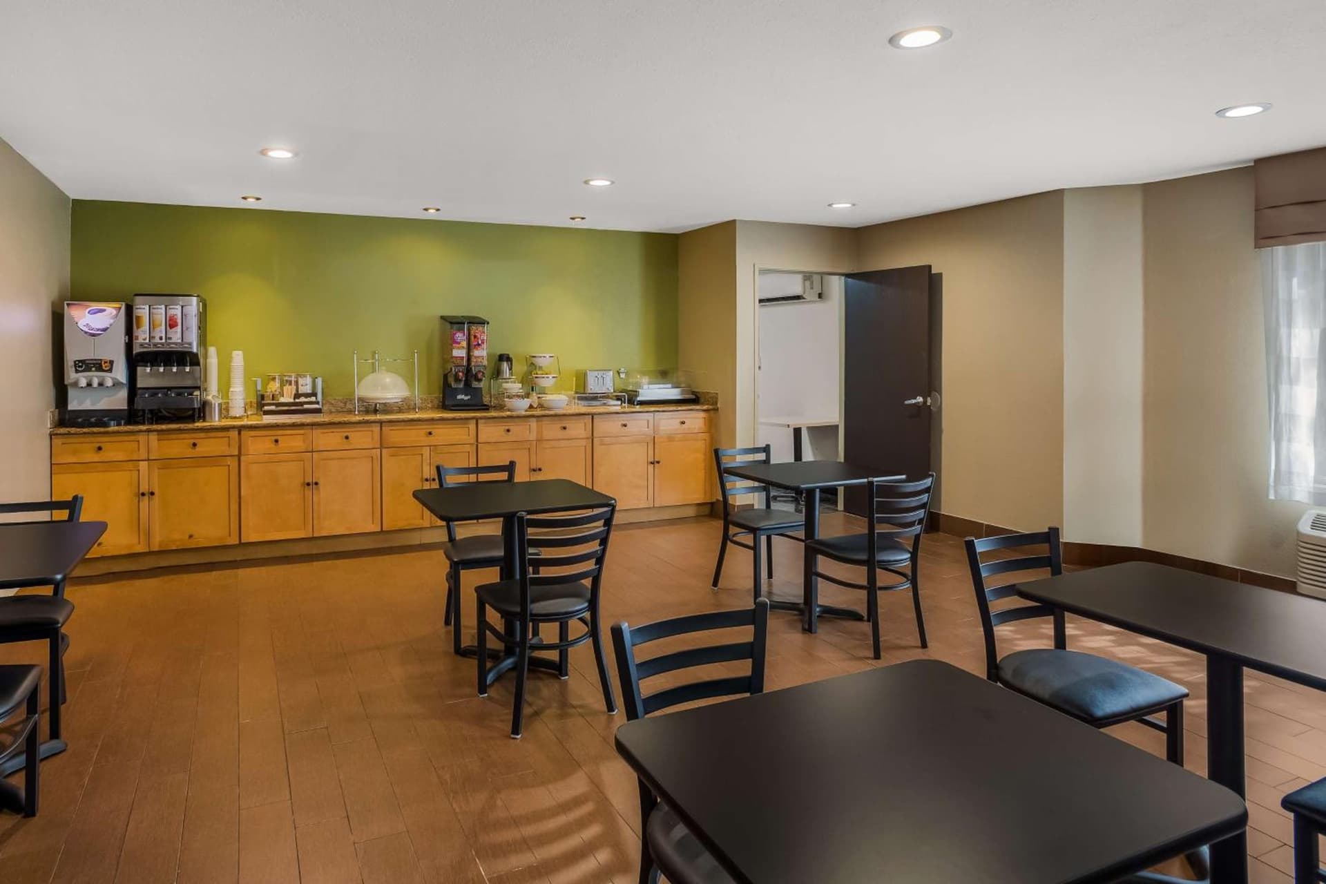 SureStay Plus by Best Western Mesa Superstition Springs gallery photo in Mesa, AZ — image 30
