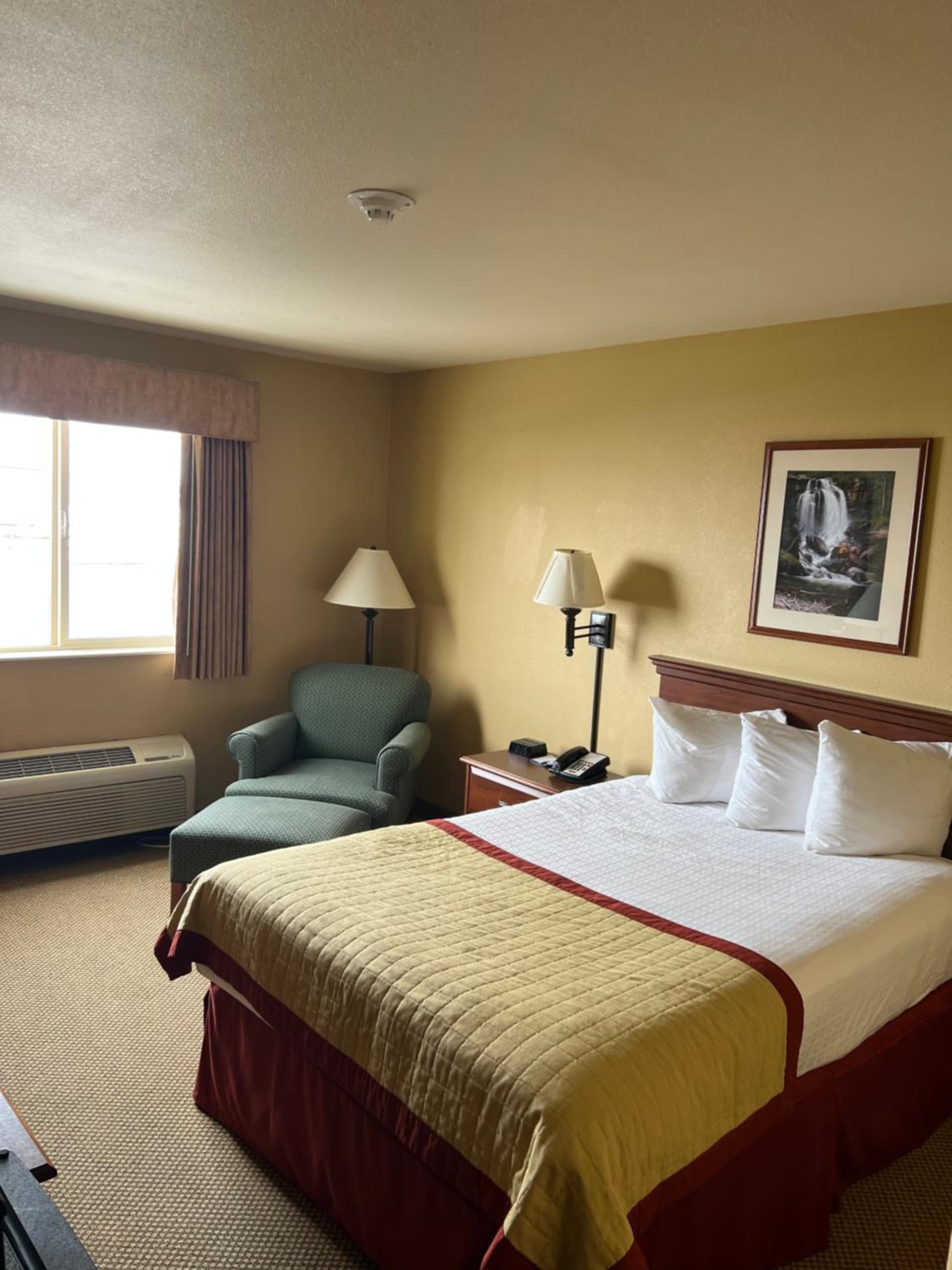 Pinedale Hotel & Suites interior in Pinedale, WY — gallery photo 2
