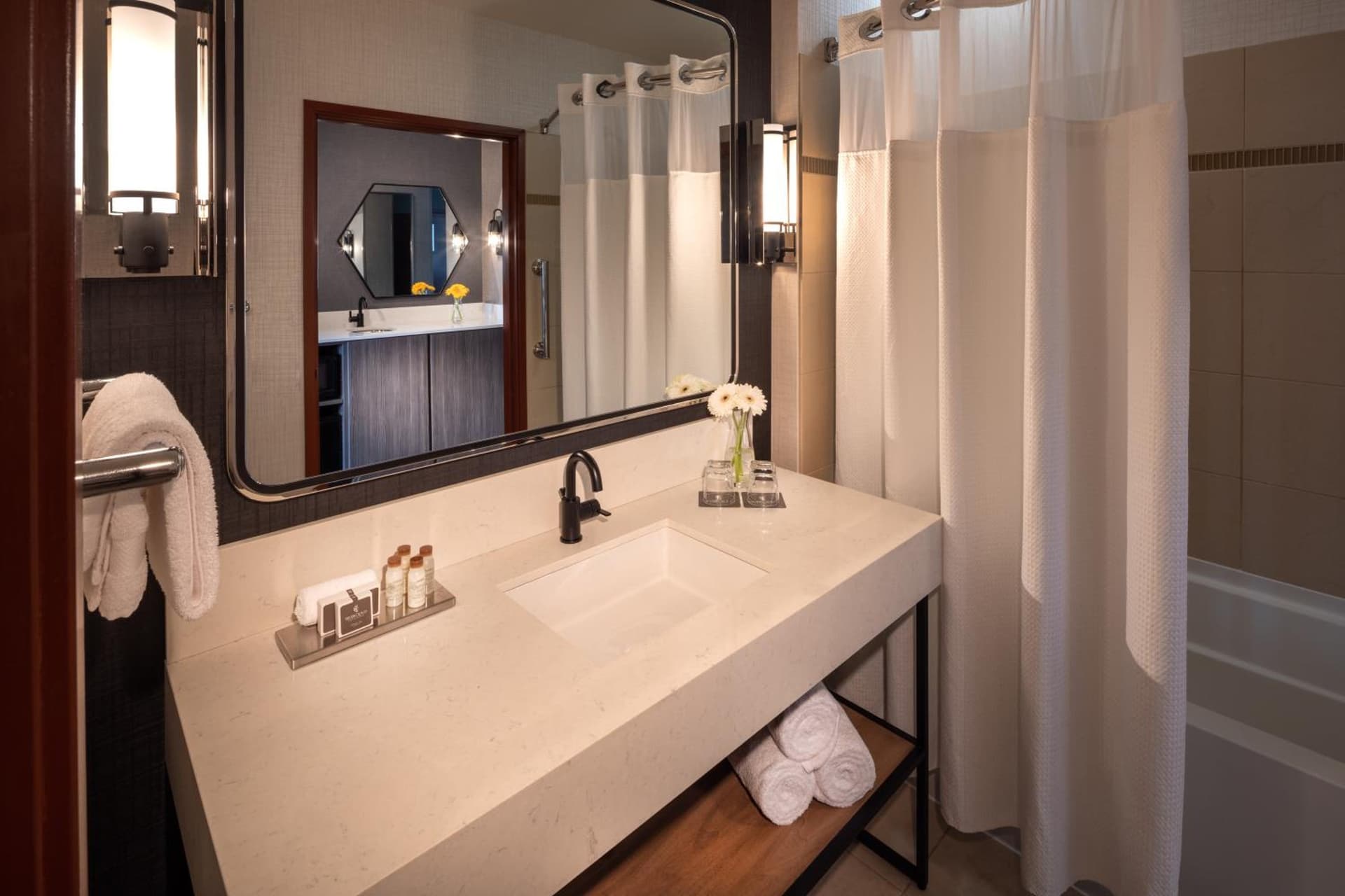 Silver Cloud Hotel - Seattle Stadium gallery photo in Seattle, WA — image 33