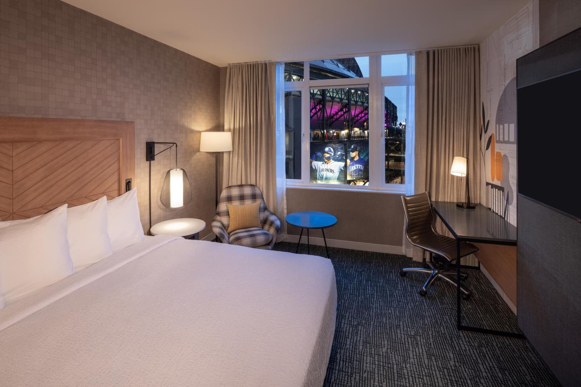 Silver Cloud Hotel - Seattle Stadium property views in Seattle, WA — gallery photo 3