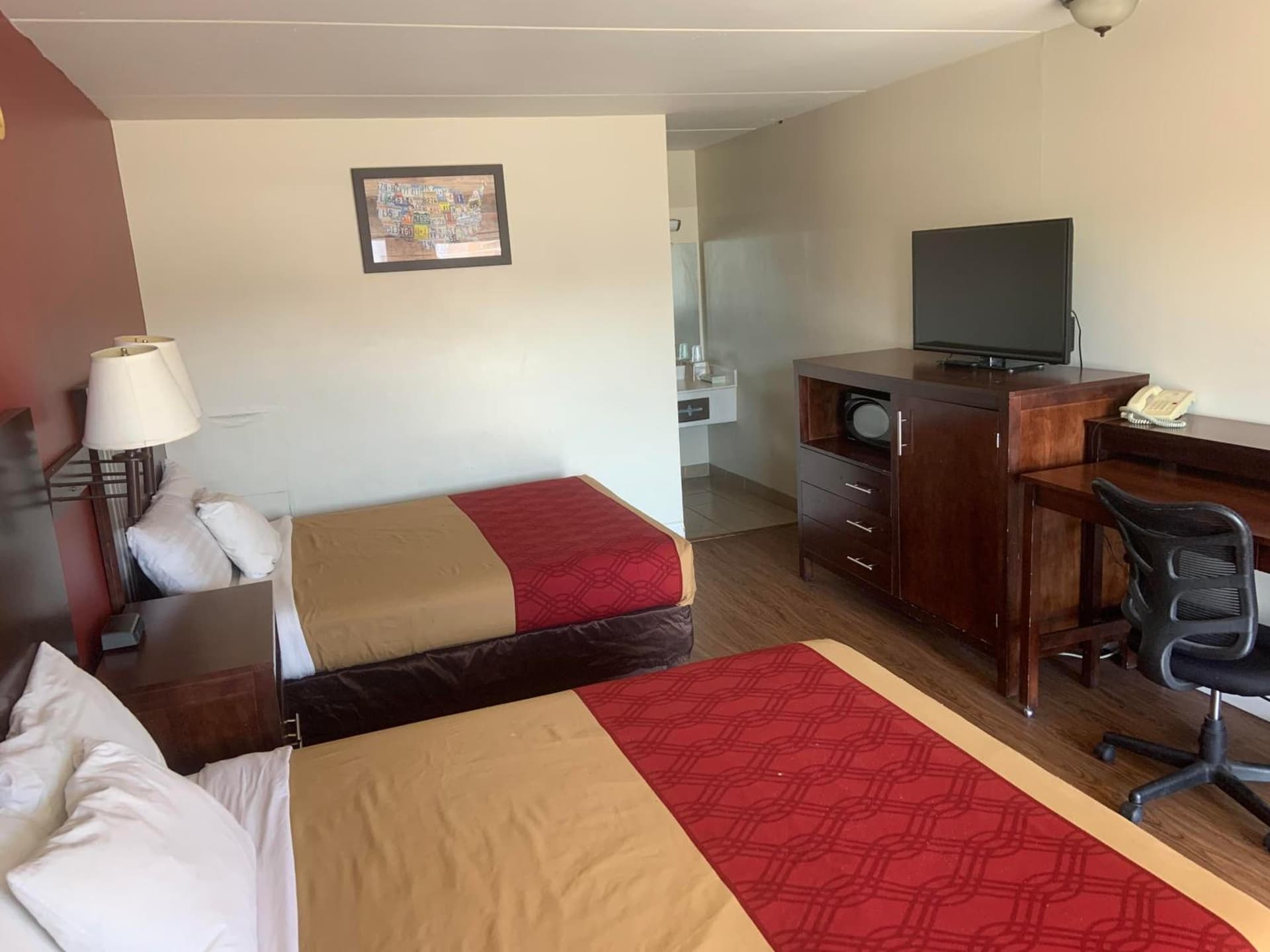 King's Inn Motel interior in Reading, PA — gallery photo 2