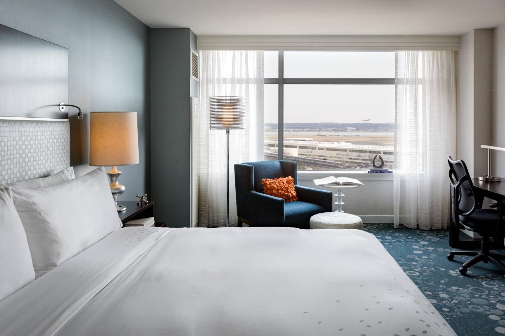 Renaissance Arlington Capital View Hotel gallery photo in Arlington, VA — image 64