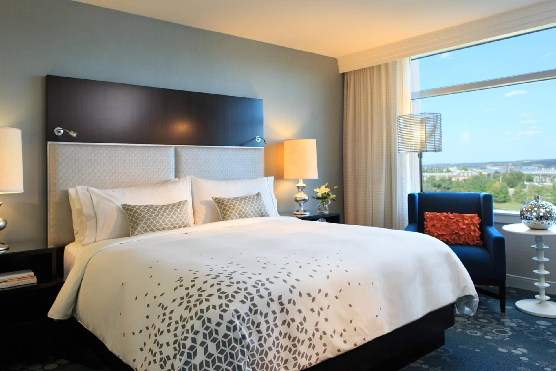 Renaissance Arlington Capital View Hotel gallery photo in Arlington, VA — image 32