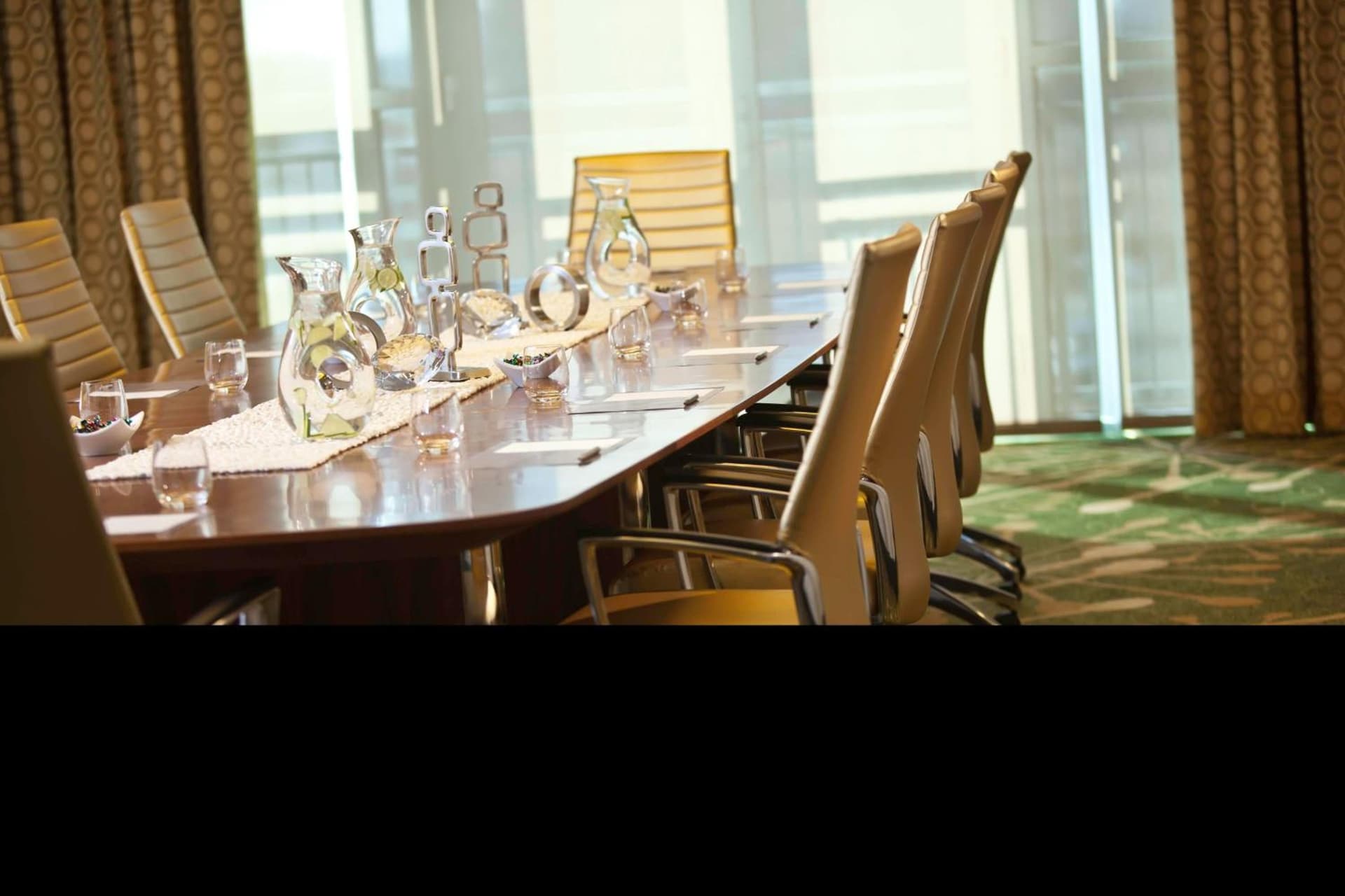 Renaissance Arlington Capital View Hotel gallery photo in Arlington, VA — image 57