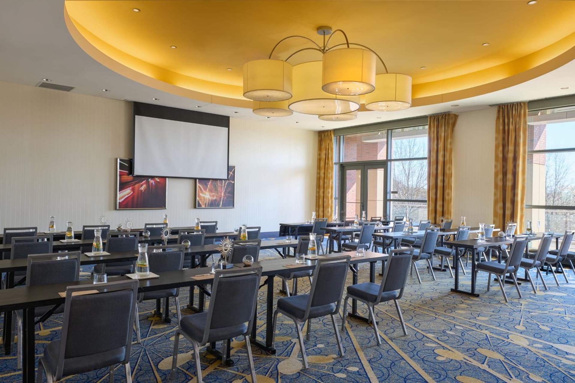 Renaissance Arlington Capital View Hotel gallery photo in Arlington, VA — image 17