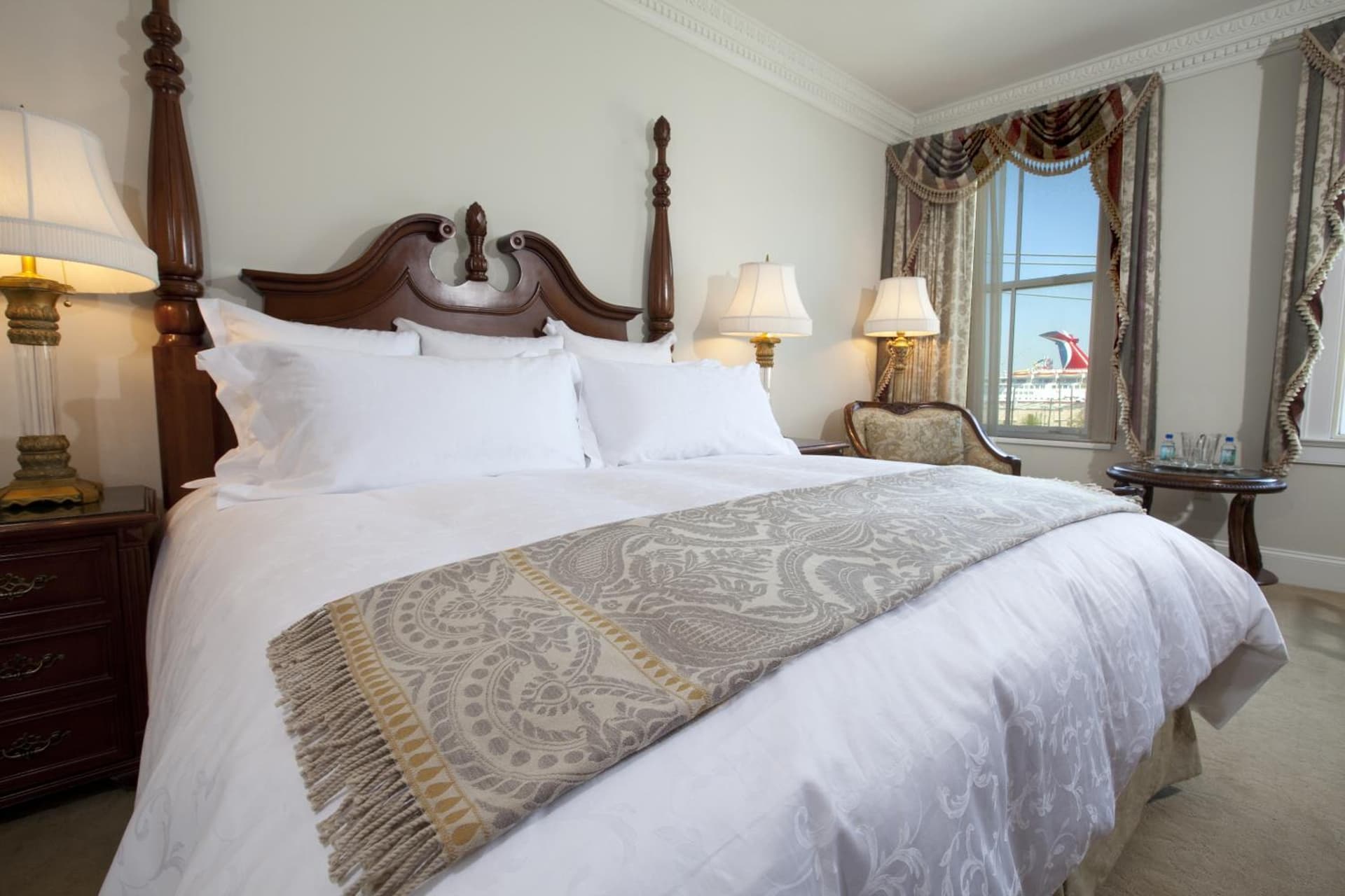 Market Pavilion Hotel gallery photo in Charleston, SC — image 17
