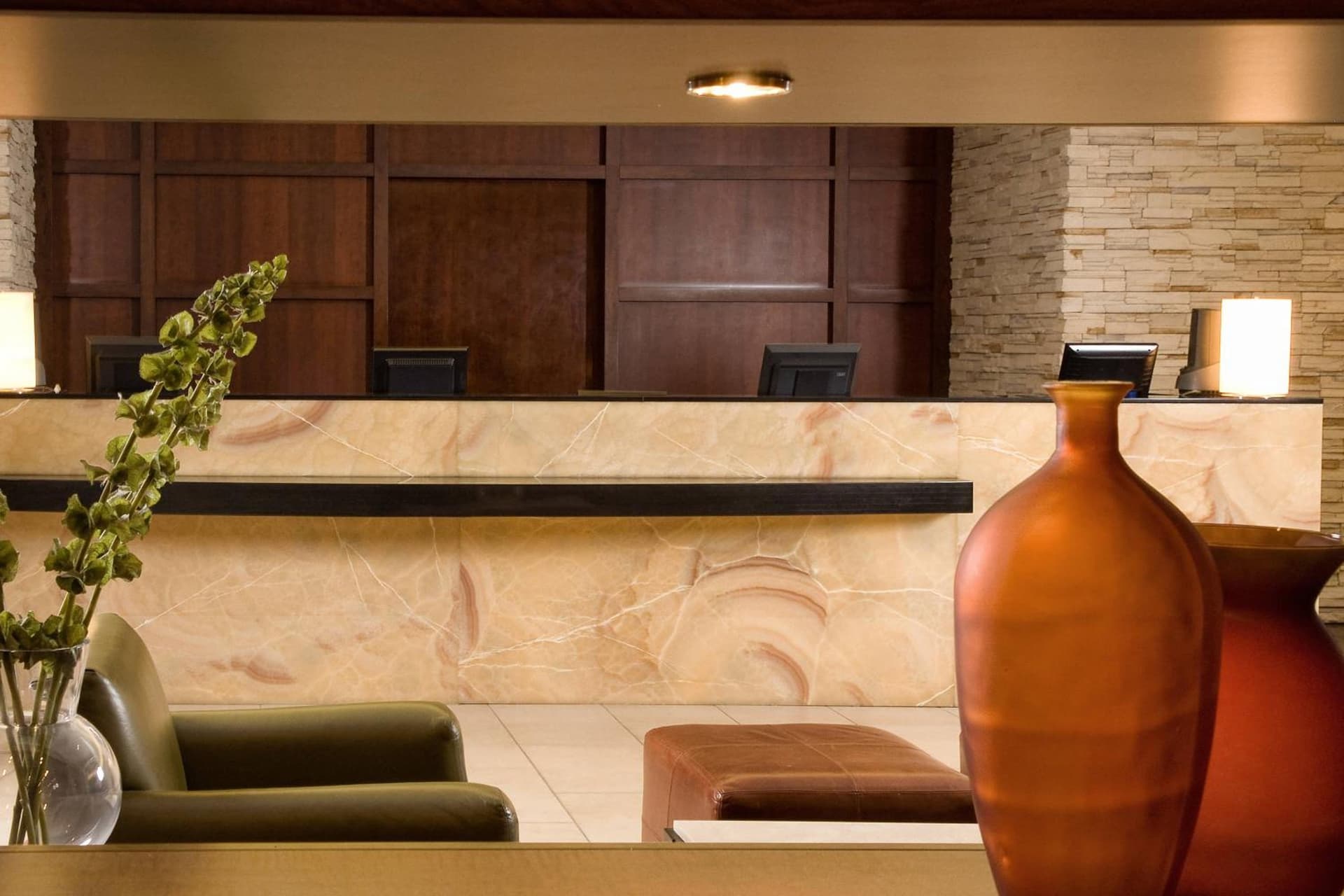 Courtyard Los Angeles Sherman Oaks interior in Sherman Oaks, CA — gallery photo 2