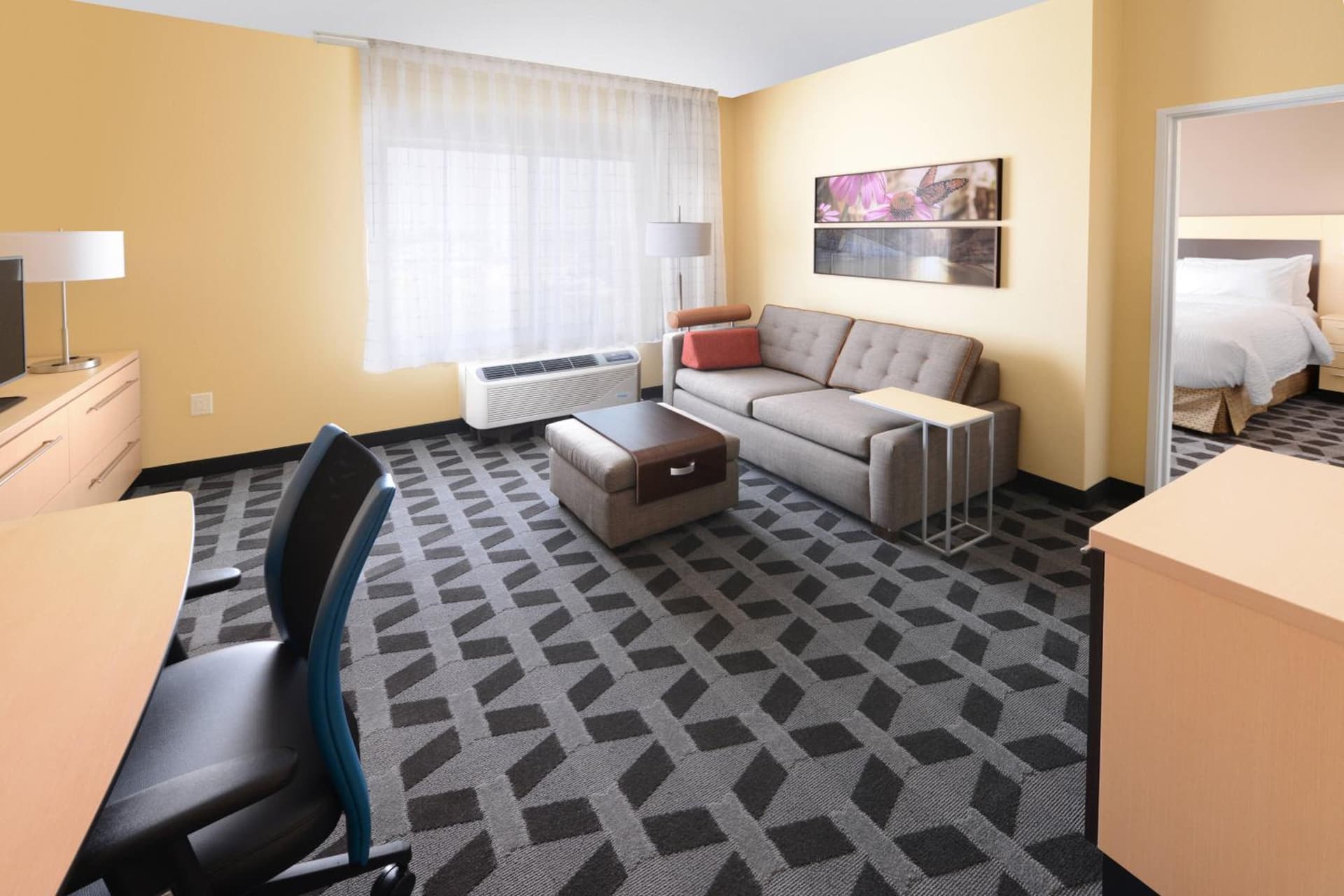 TownePlace Suites by Marriott Laredo interior in Laredo, TX — gallery photo 2