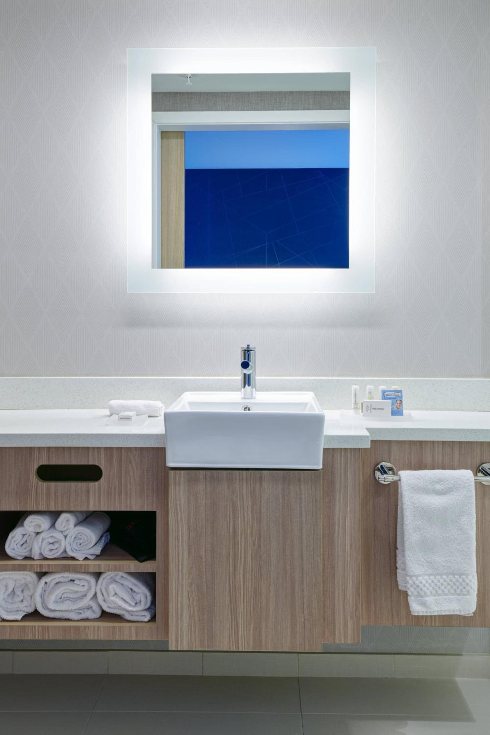SpringHill Suites by Marriott Wixom Novi interior in Wixom, MI — gallery photo 2