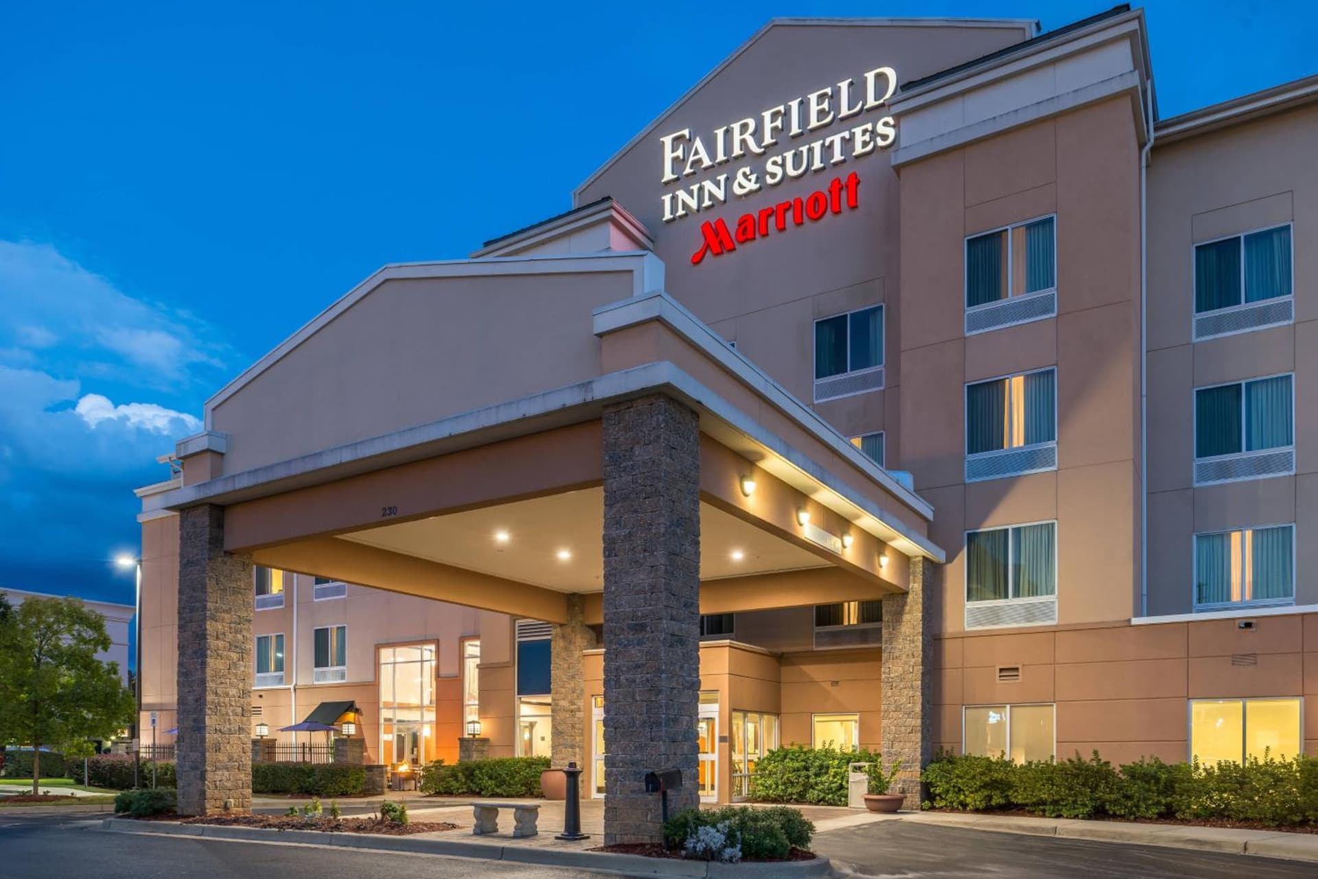 Fairfield Inn and Suites by Marriott Birmingham Pelham/I-65 property views in Pelham, AL — gallery photo 3