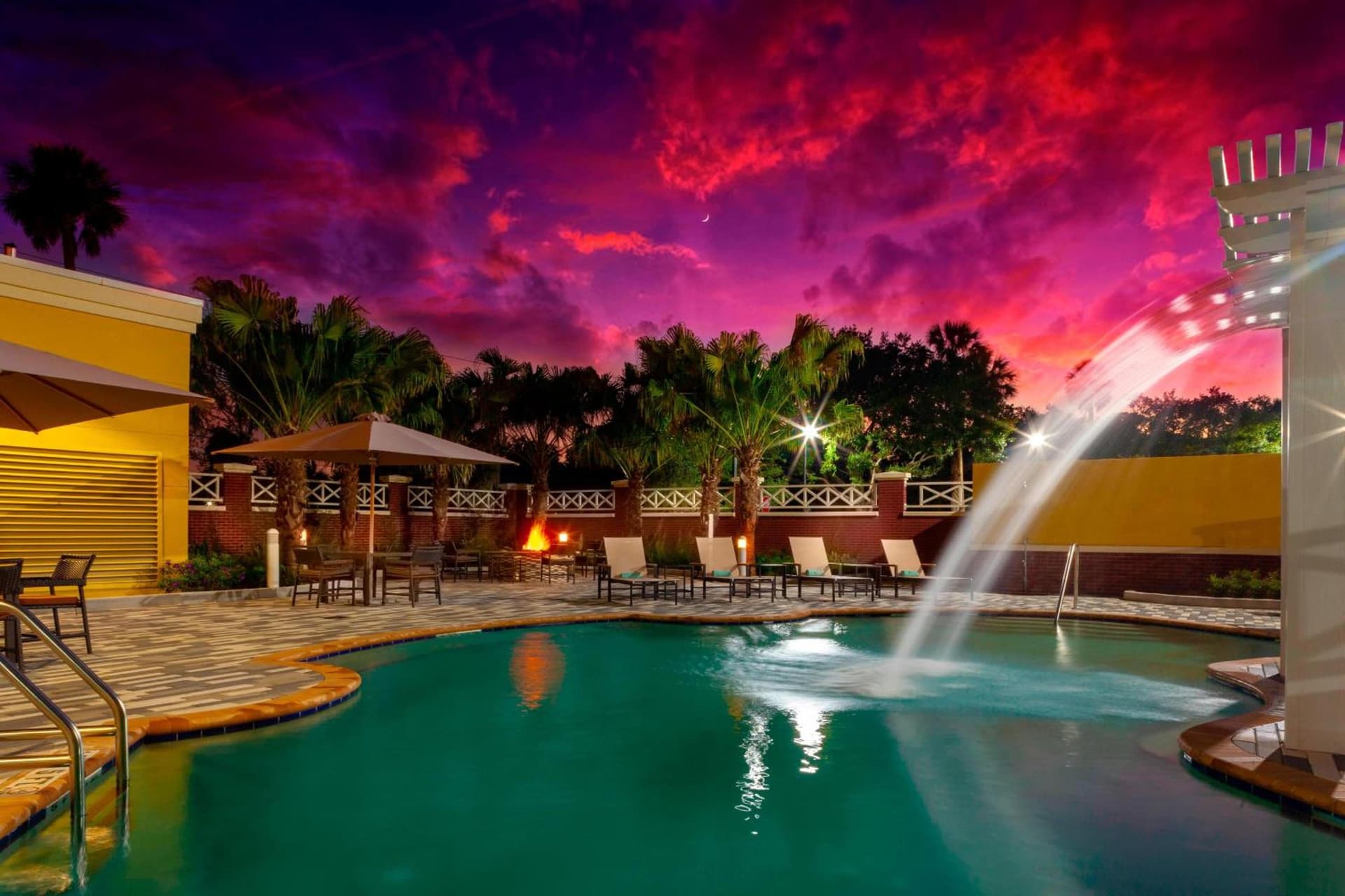Courtyard by Marriott DeLand Historic Downtown gallery photo in DeLand, FL — image 7