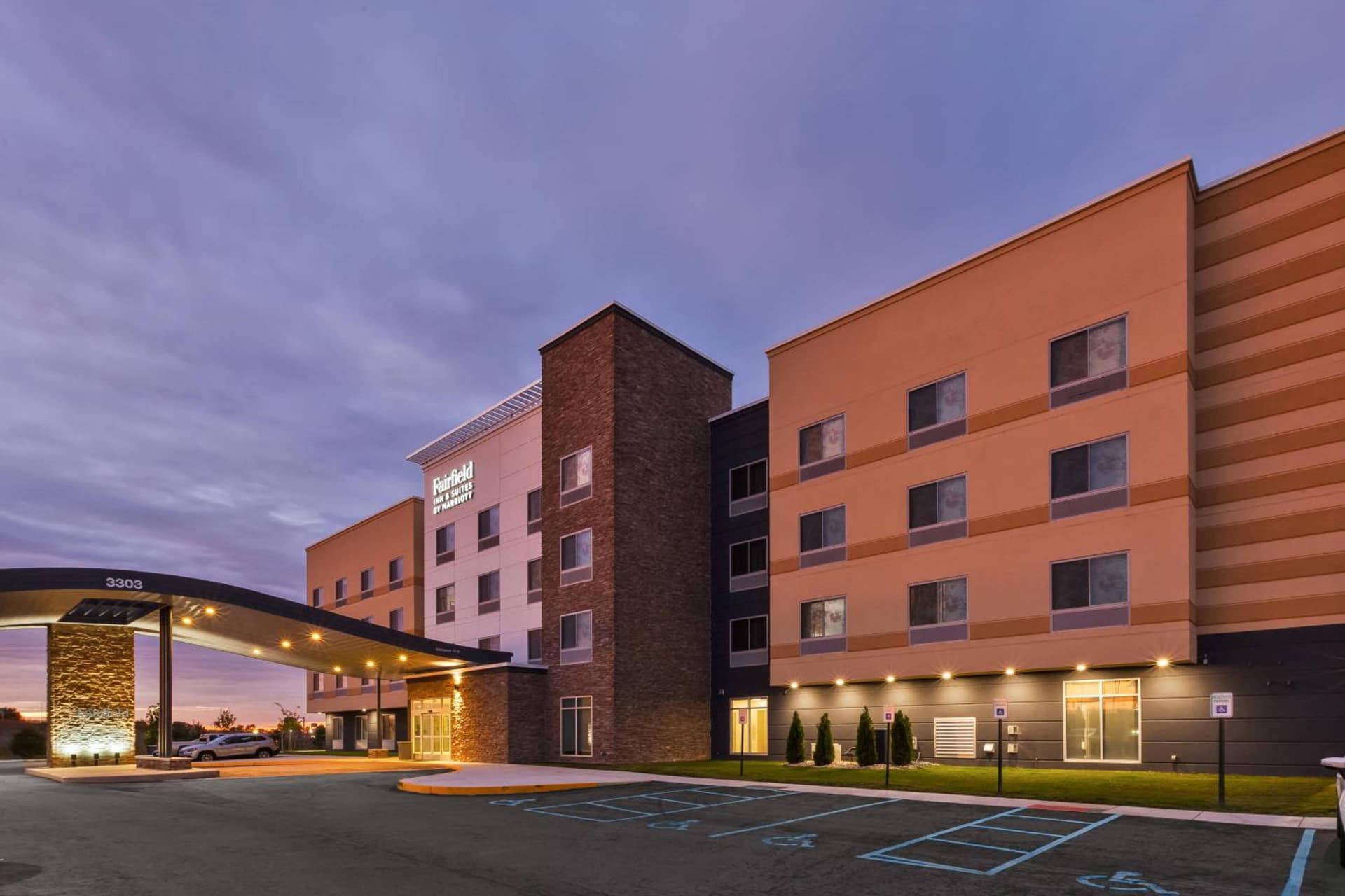 Fairfield Inn & Suites by Marriott Kalamazoo interior in Kalamazoo, MI — gallery photo 2