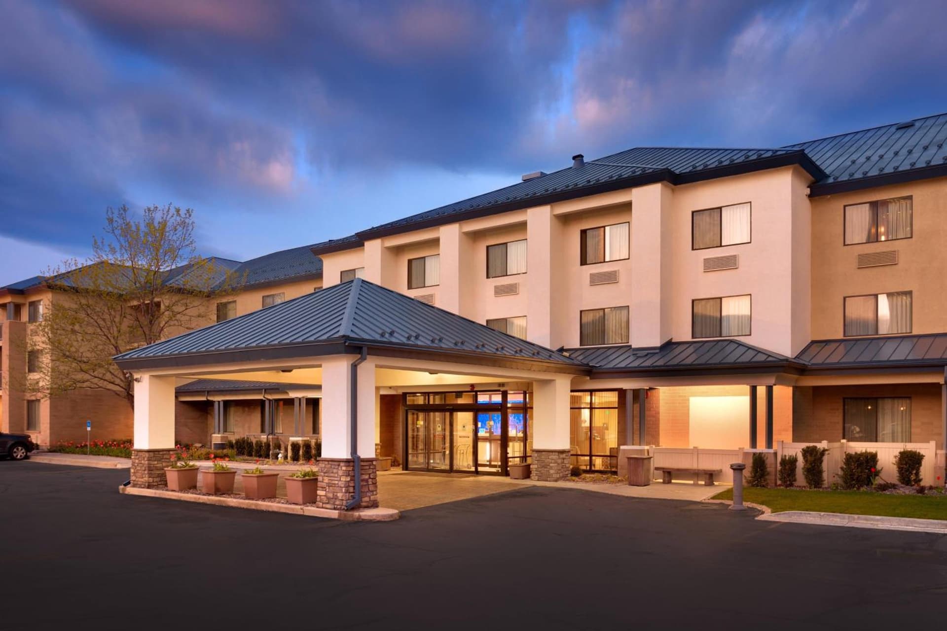 Fairfield Inn & Suites by Marriott Salt Lake City Downtown interior in Salt Lake City, UT — gallery photo 2
