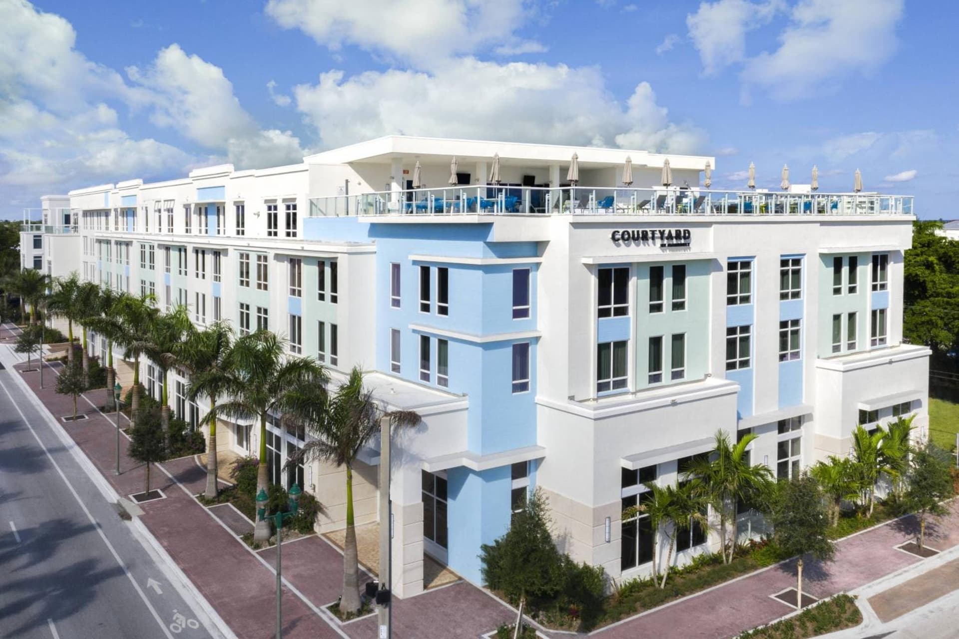 Courtyard by Marriott Delray Beach interior in Delray Beach, FL — gallery photo 2