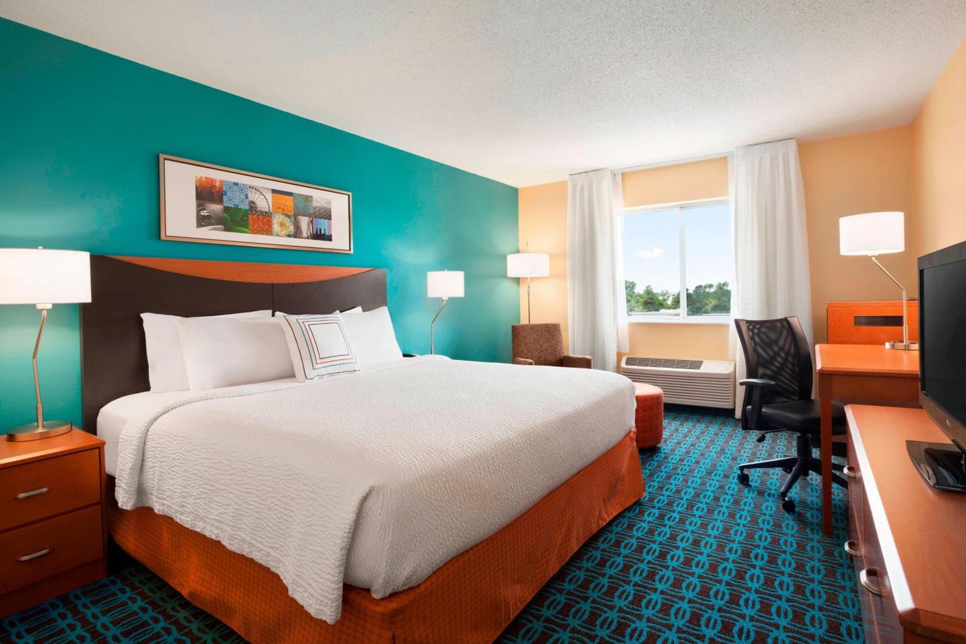 Fairfield Inn & Suites Lansing West interior in Delta Center Township — gallery photo 2