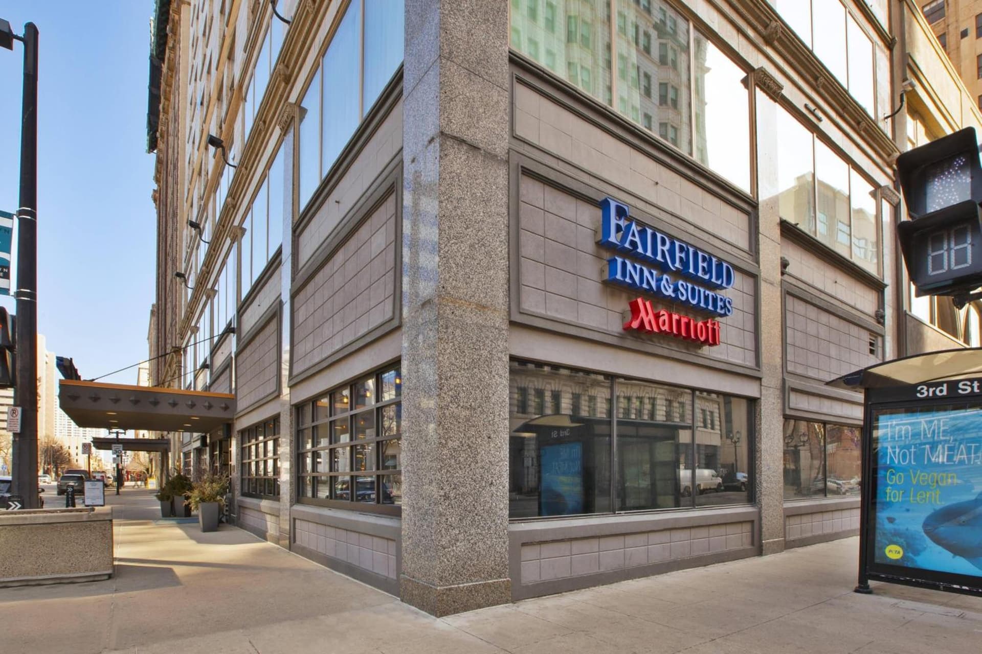 Fairfield Inn & Suites by Marriott Milwaukee Downtown interior in Milwaukee, WI — gallery photo 2