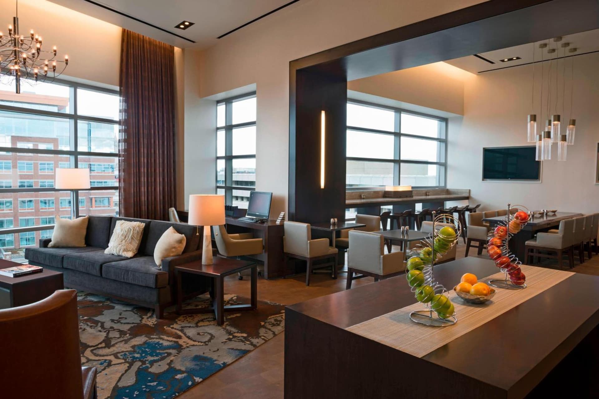 Buffalo Marriott at LECOM HARBORCENTER gallery photo in Buffalo, NY — image 39