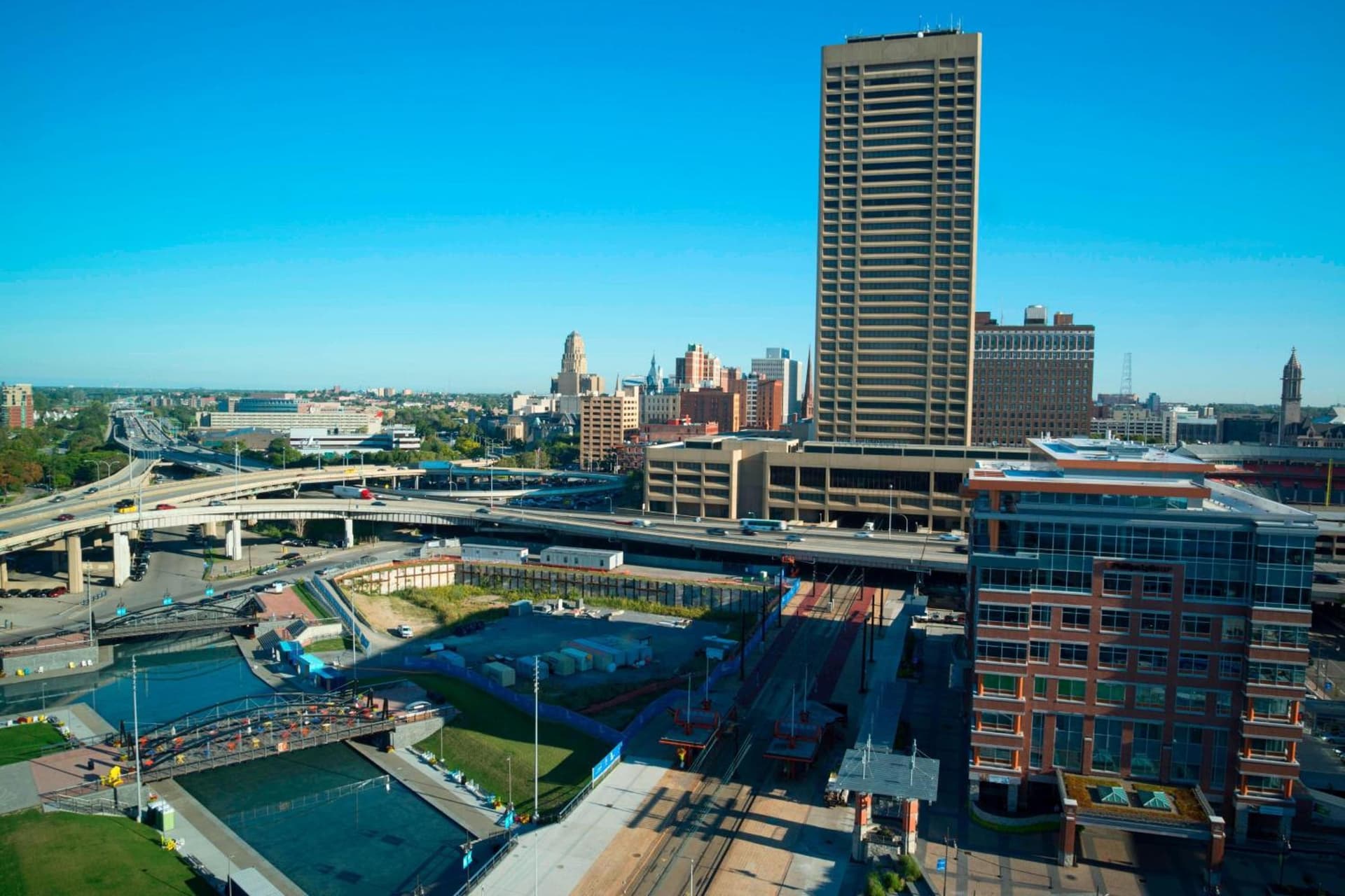 Buffalo Marriott at LECOM HARBORCENTER gallery photo in Buffalo, NY — image 17