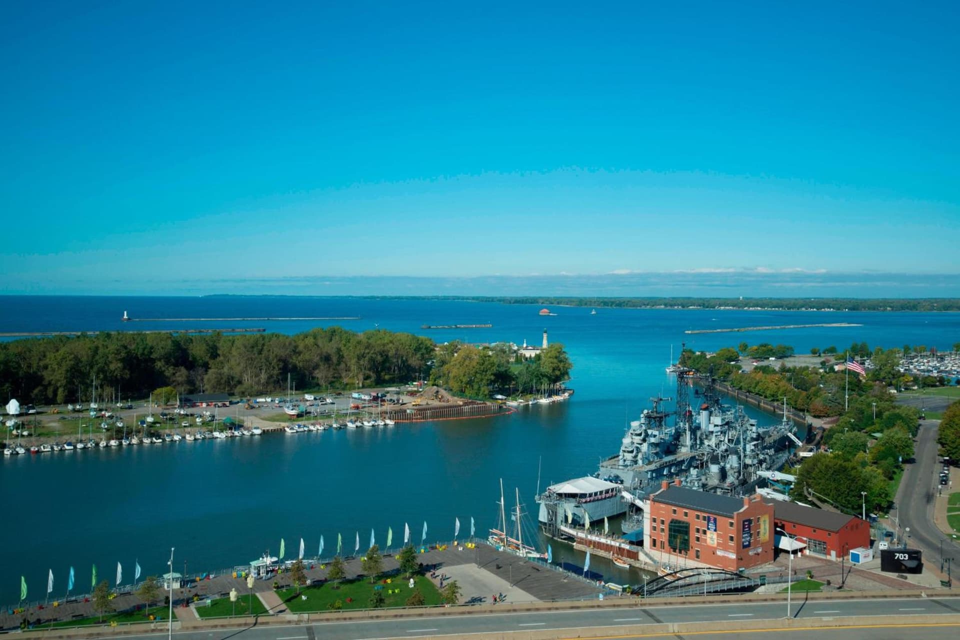 Buffalo Marriott at LECOM HARBORCENTER gallery photo in Buffalo, NY — image 14