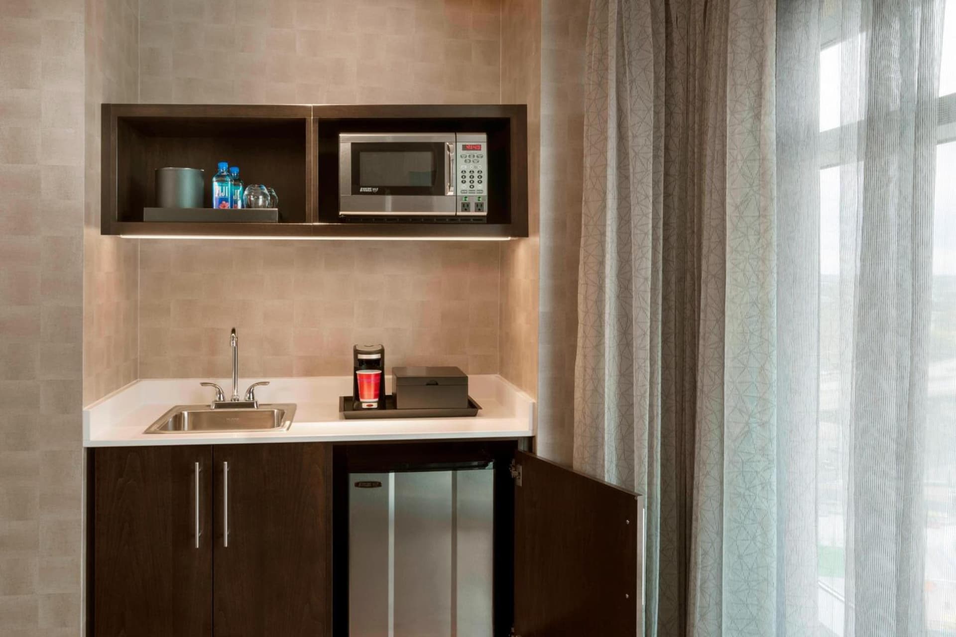 Buffalo Marriott at LECOM HARBORCENTER gallery photo in Buffalo, NY — image 48
