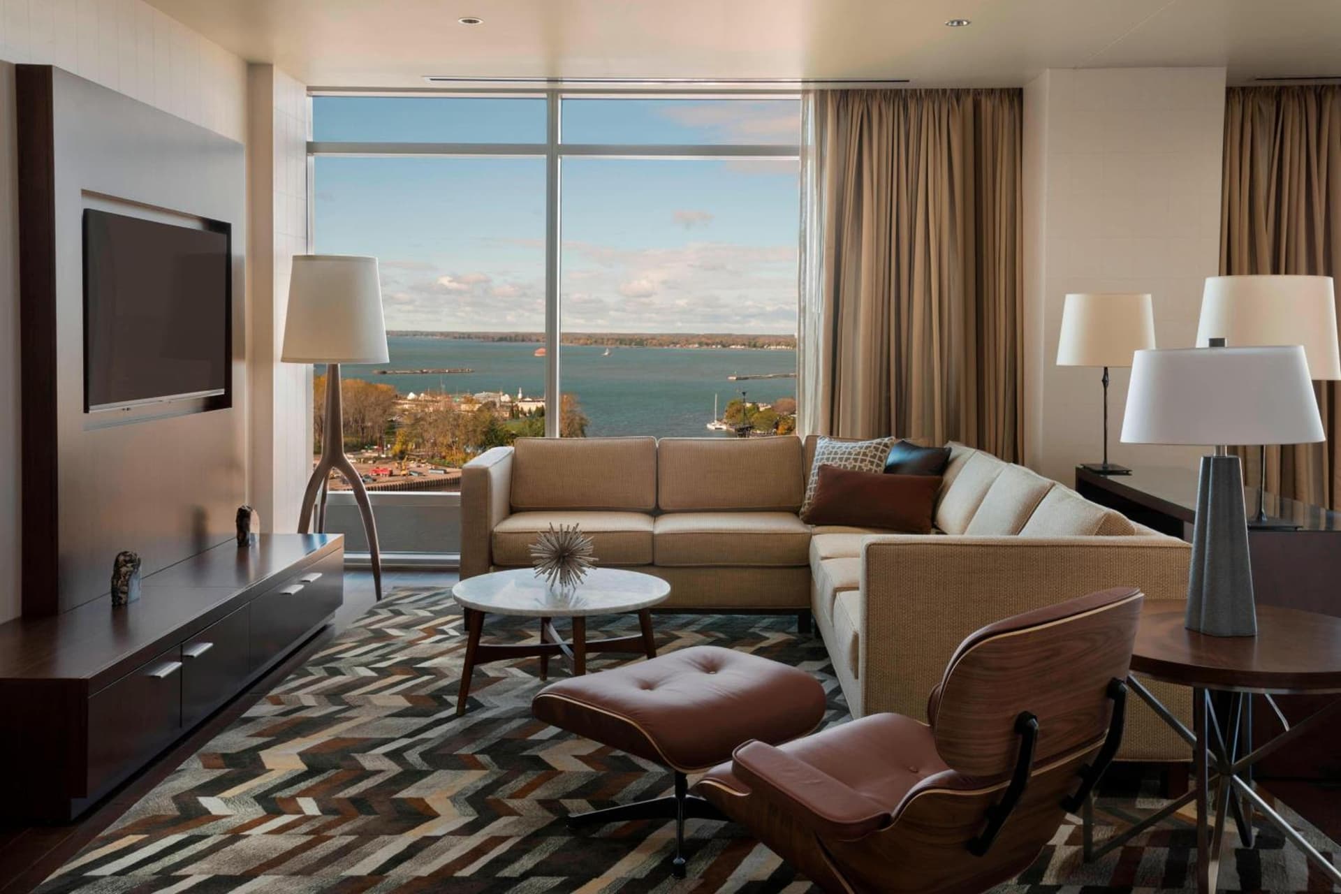 Buffalo Marriott at LECOM HARBORCENTER gallery photo in Buffalo, NY — image 20