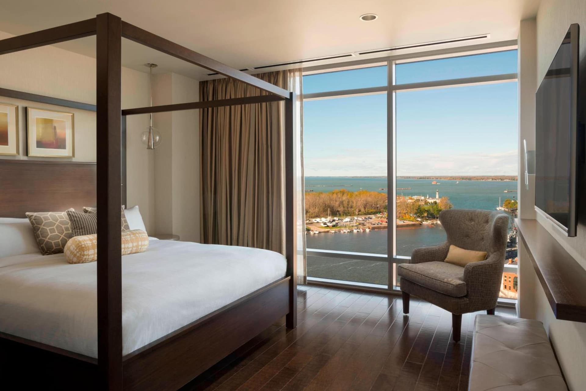 Buffalo Marriott at LECOM HARBORCENTER gallery photo in Buffalo, NY — image 42