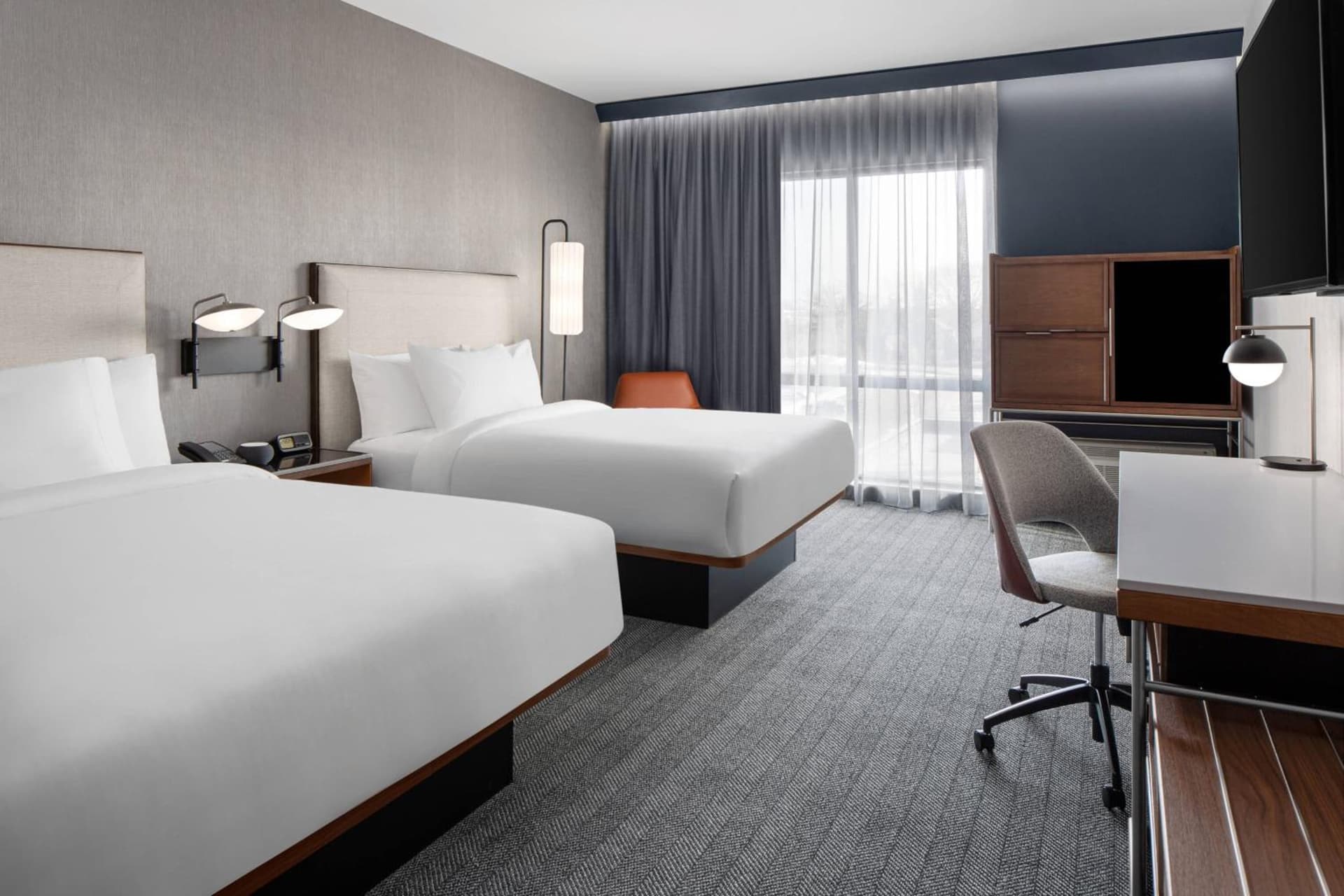 Courtyard by Marriott Lansing Downtown interior in Lansing, MI — gallery photo 2