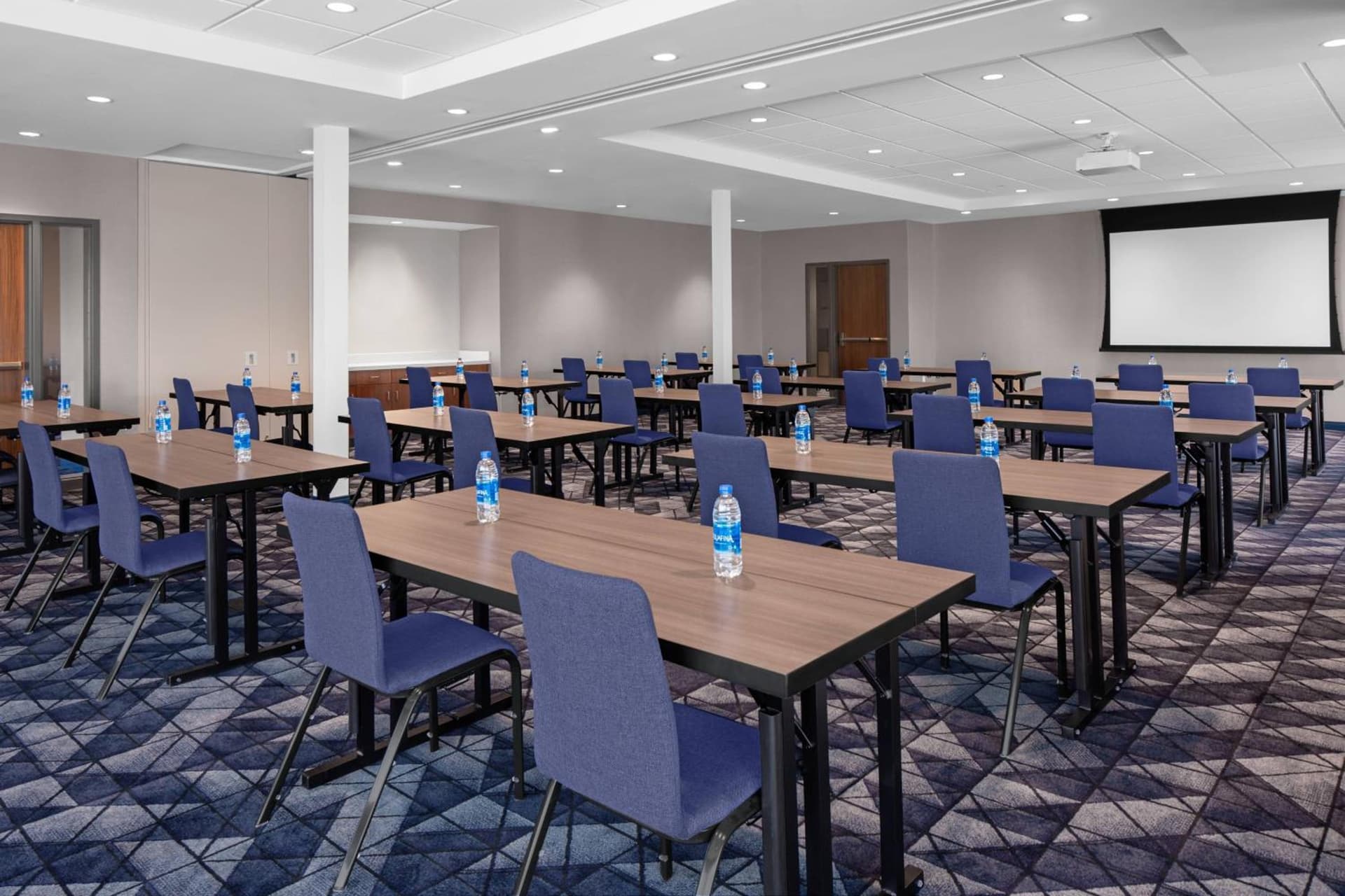Courtyard by Marriott Lansing Downtown gallery photo in Lansing, MI — image 34