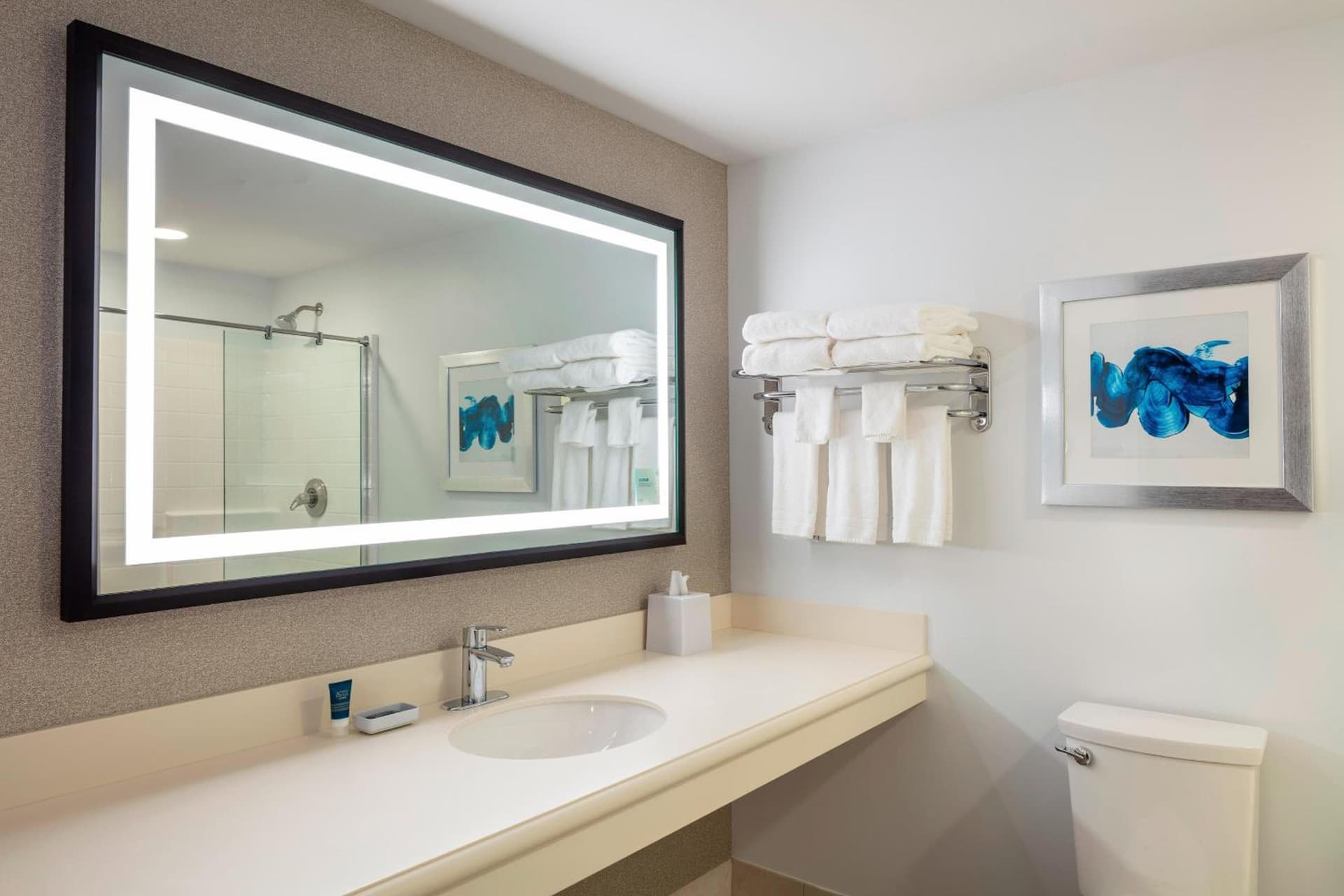 Four Points by Sheraton Norwood Conference Center gallery photo in Norwood — image 43