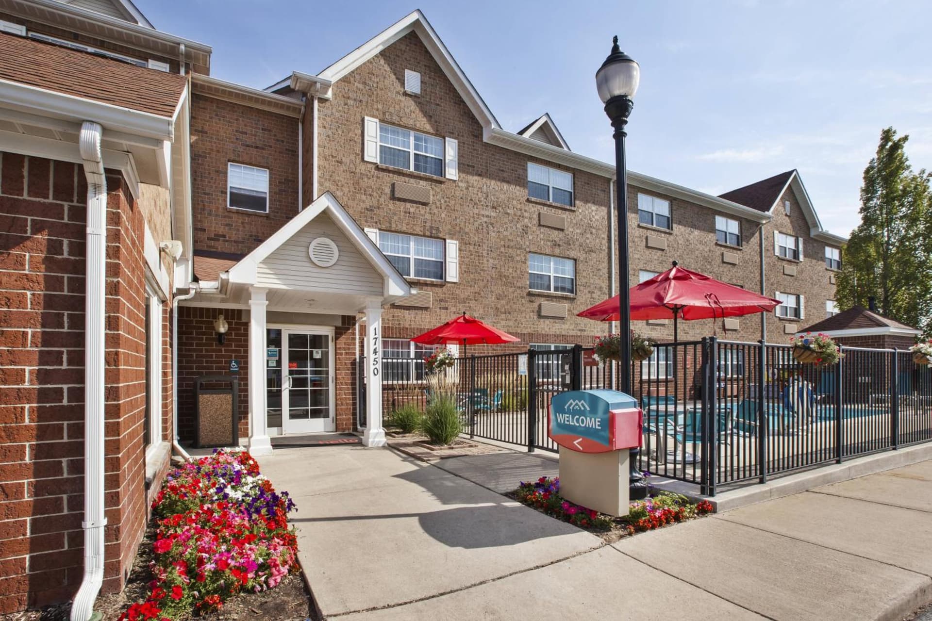 TownePlace Suites by Marriott Detroit Livonia interior in Livonia, MI — gallery photo 2