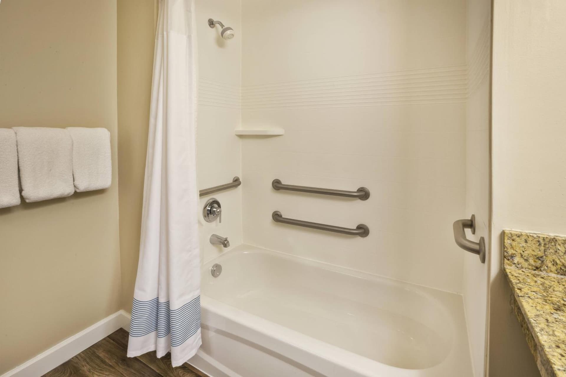 TownePlace Suites by Marriott Detroit Livonia gallery photo in Livonia, MI — image 19