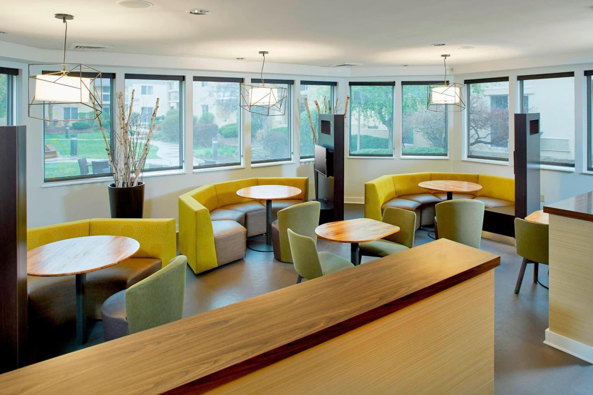 Courtyard by Marriott Lansing gallery photo in Lansing, MI — image 9