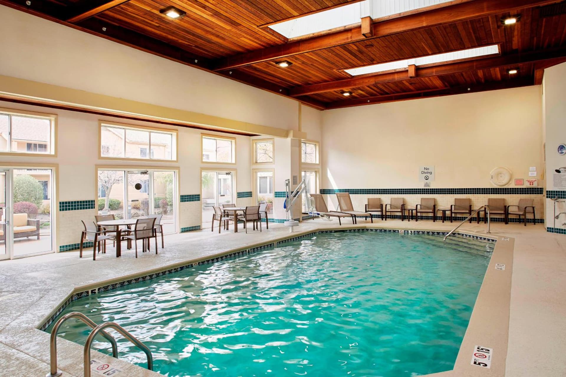 Courtyard by Marriott Lansing gallery photo in Lansing, MI — image 14