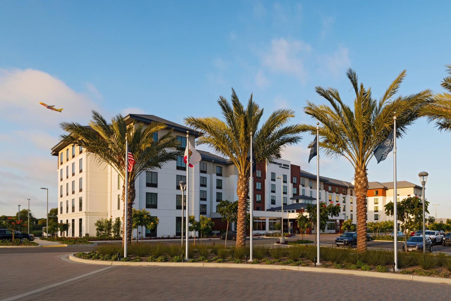 TownePlace Suites by Marriott San Diego Airport/Liberty Station interior in San Diego, CA — gallery photo 2
