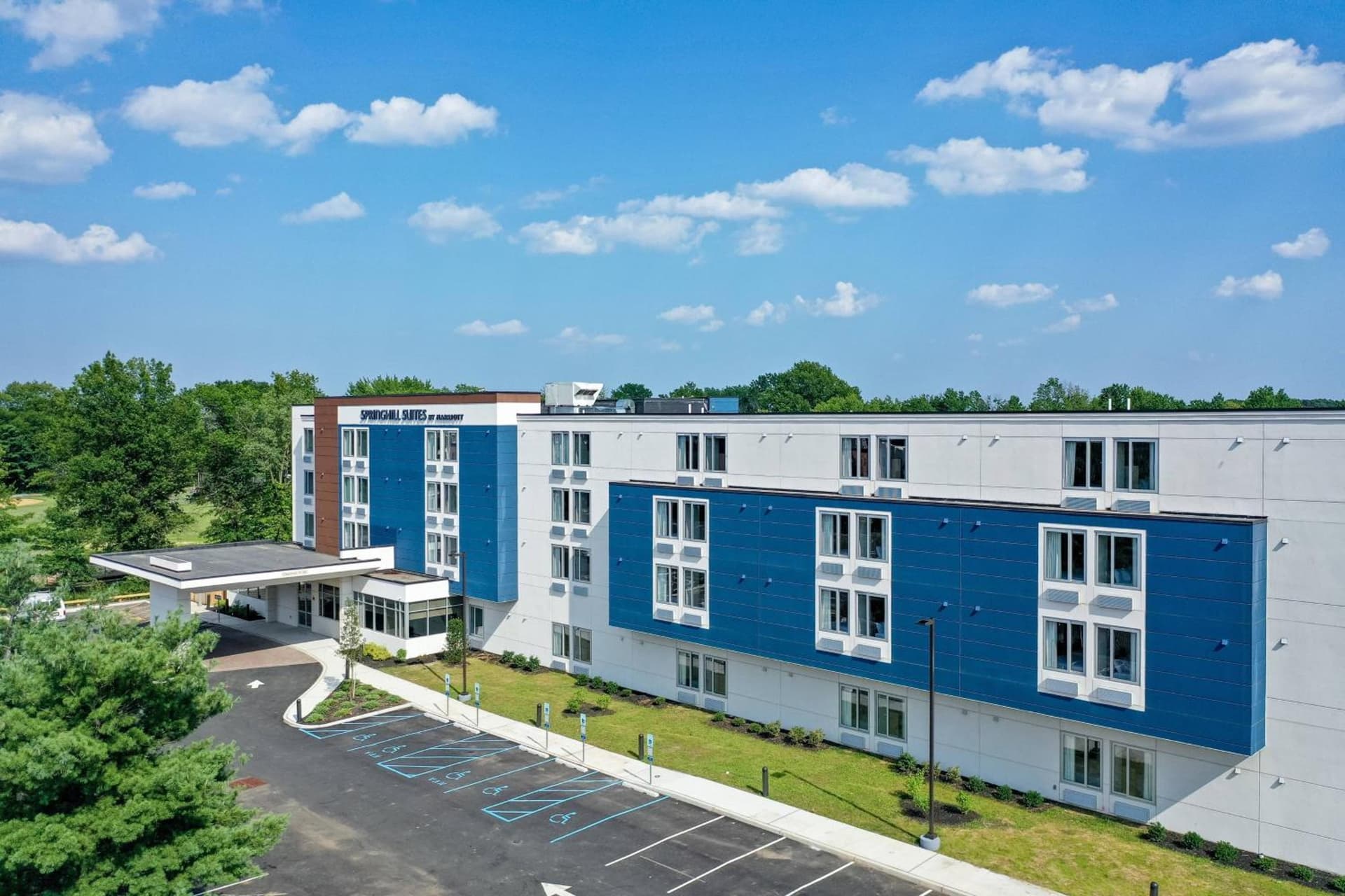 SpringHill Suites by Marriott Woodbridge interior in Woodbridge — gallery photo 2