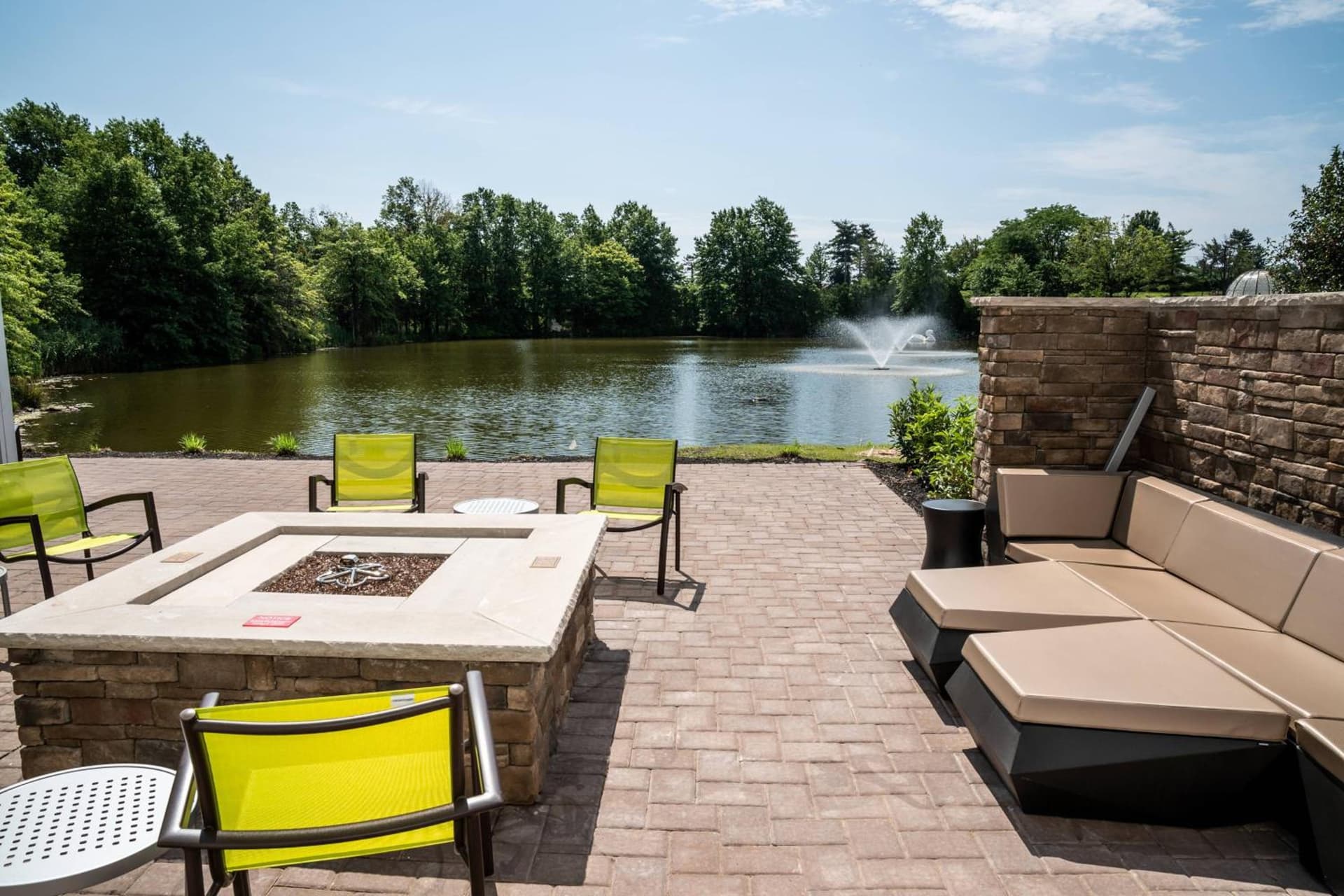SpringHill Suites by Marriott Woodbridge gallery photo in Woodbridge — image 31