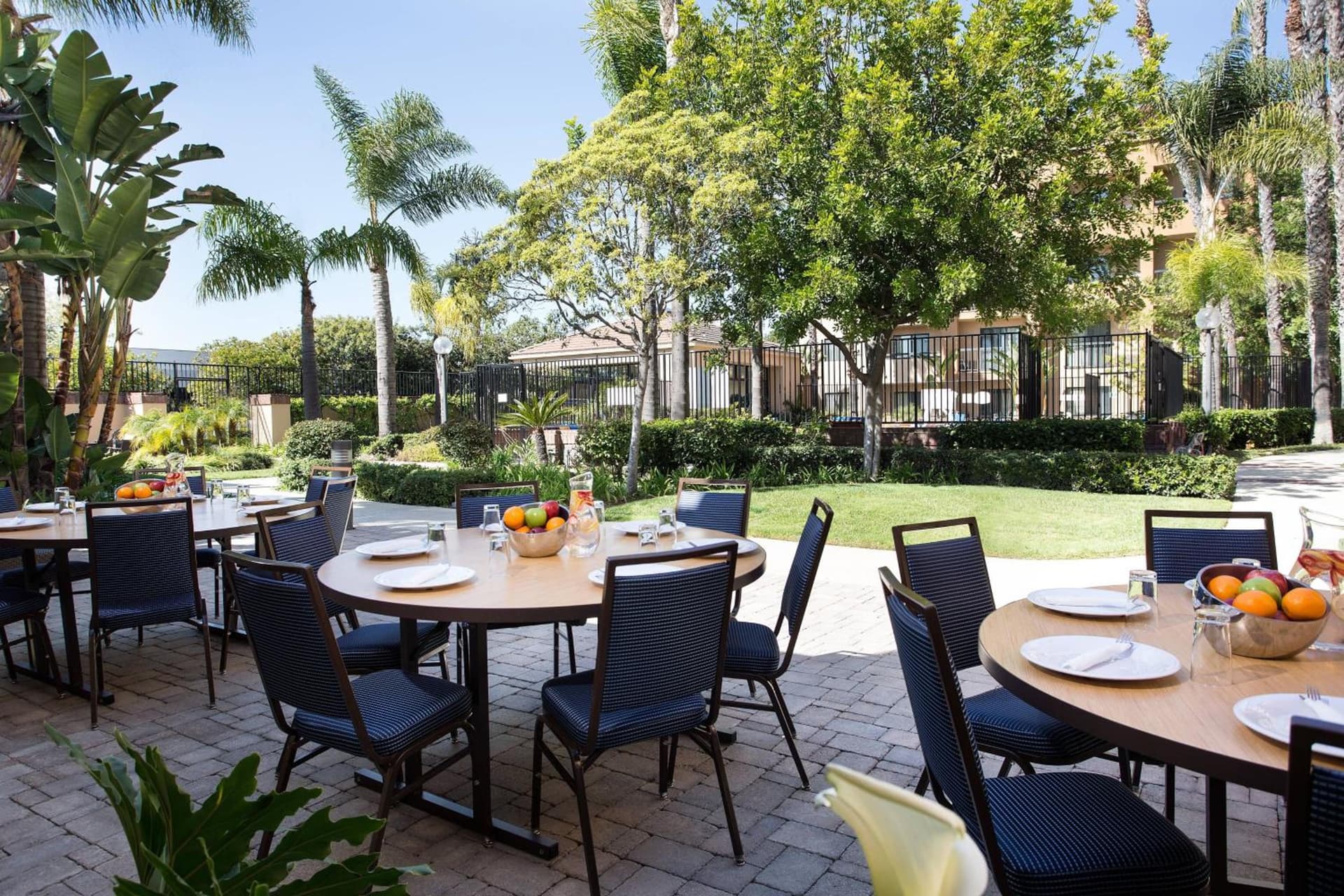 Courtyard Costa Mesa South Coast Metro interior in Santa Ana, CA — gallery photo 2