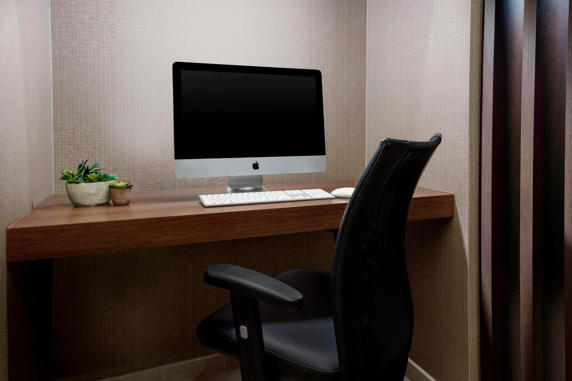 SpringHill Suites by Marriott Belmont Redwood Shores property views in Belmont, CA — gallery photo 3