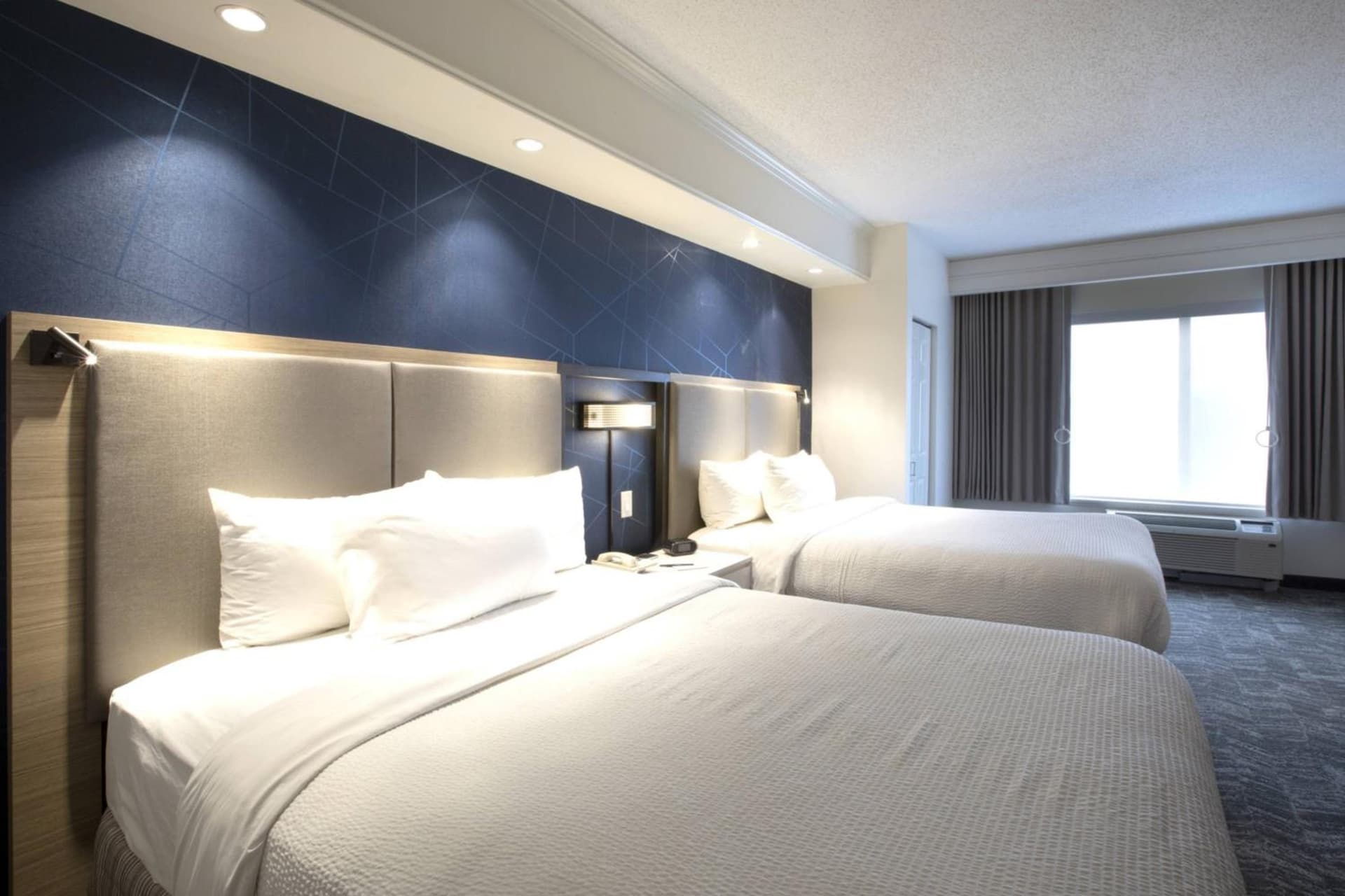 SpringHill Suites by Marriott Savannah I-95 South interior in Savannah, GA — gallery photo 2