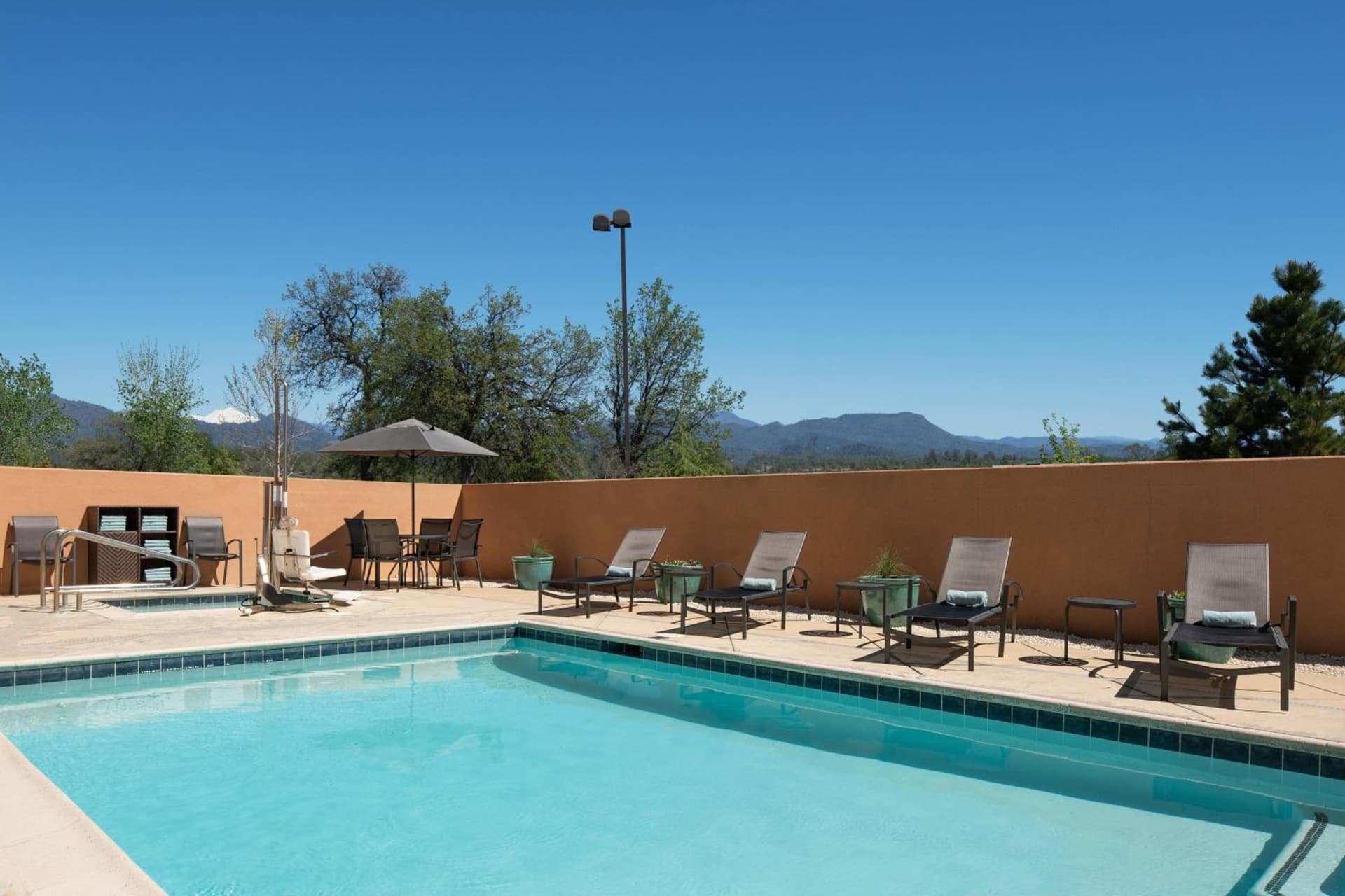 Fairfield Inn & Suites Redding gallery photo in Redding, CA — image 7