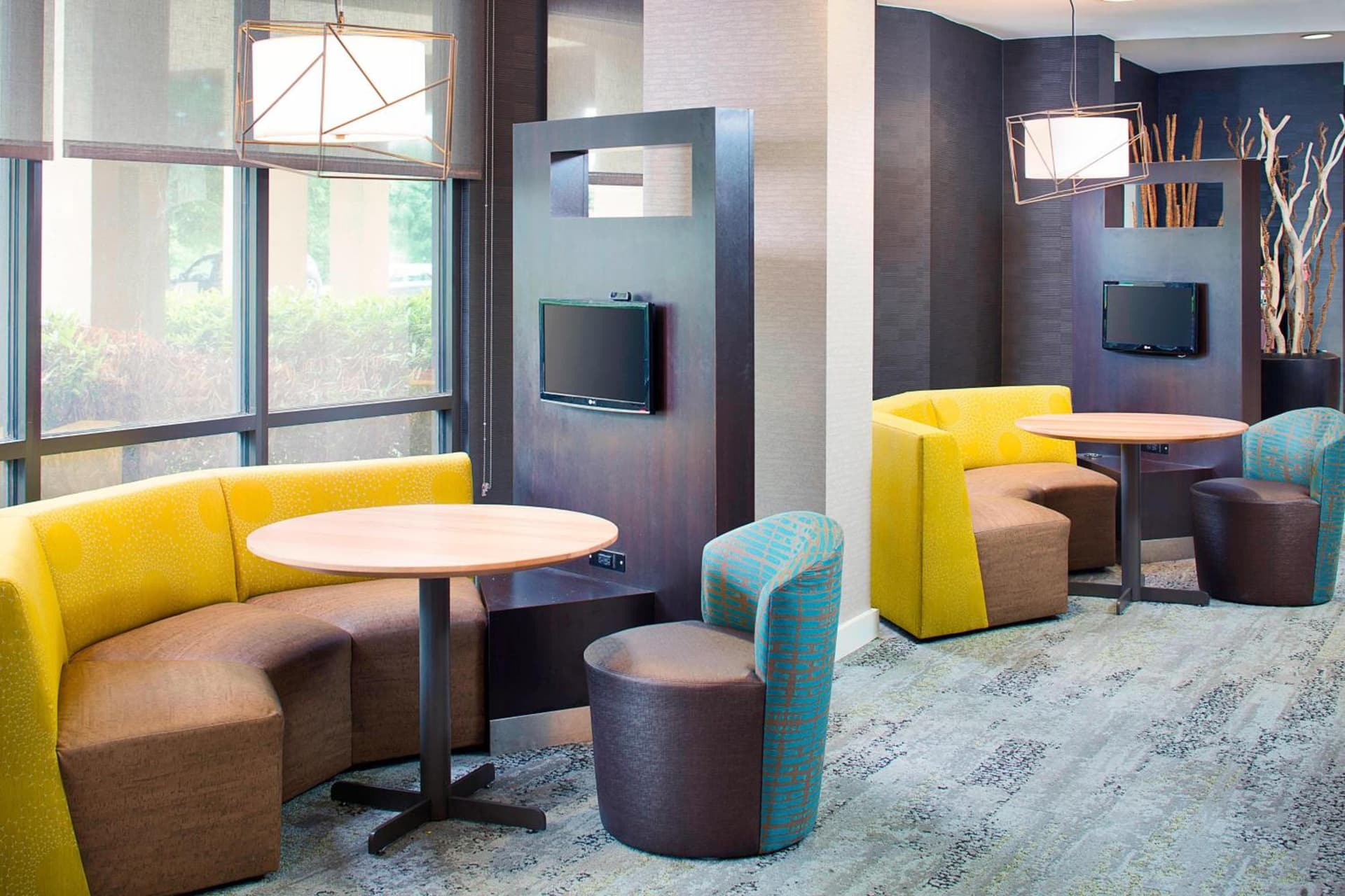 Courtyard by Marriott Roanoke Airport interior in Roanoke, VA — gallery photo 2